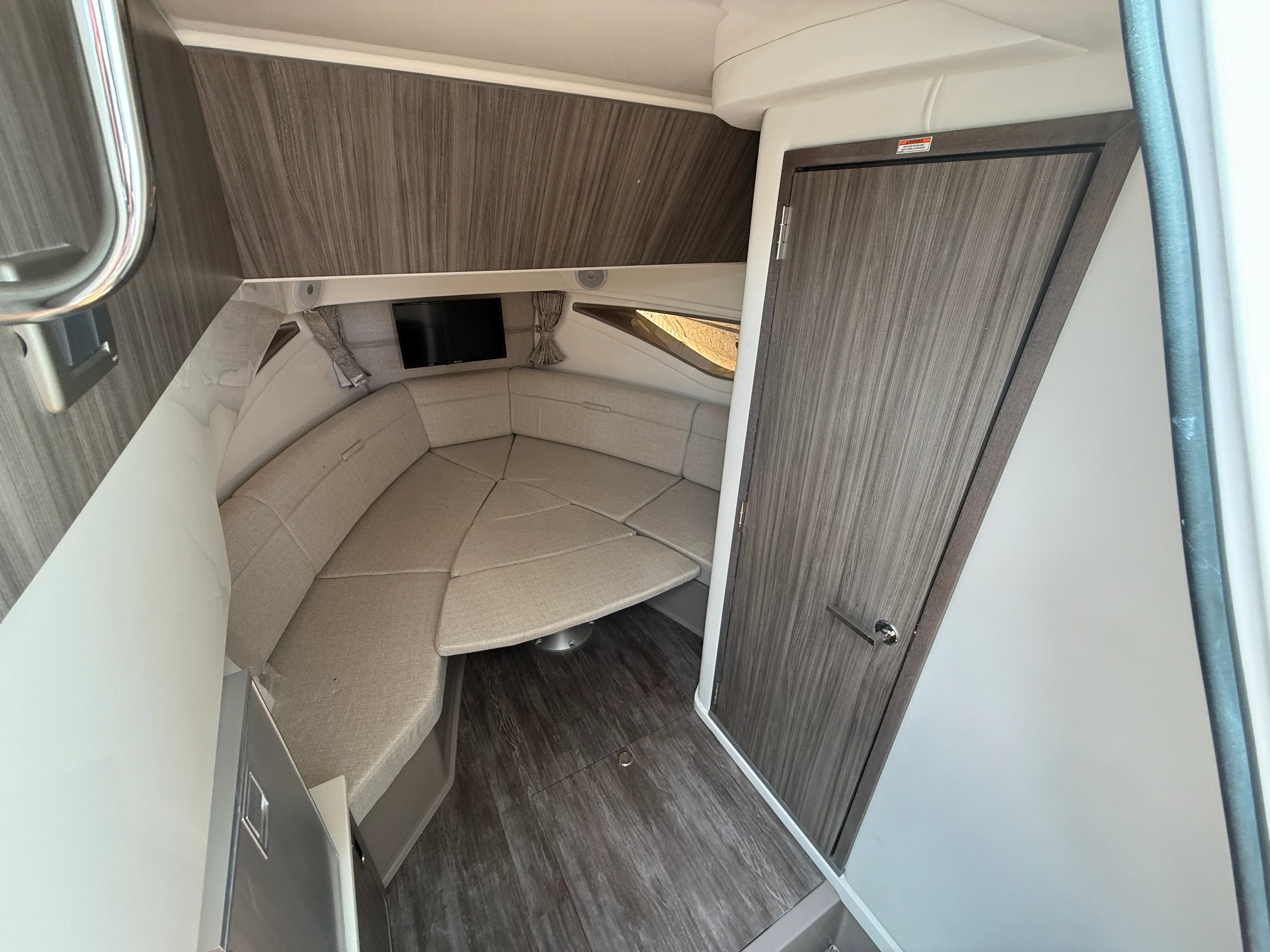 2026 Sea Ray Sundancer 320 Outboard Image Thumbnail #29