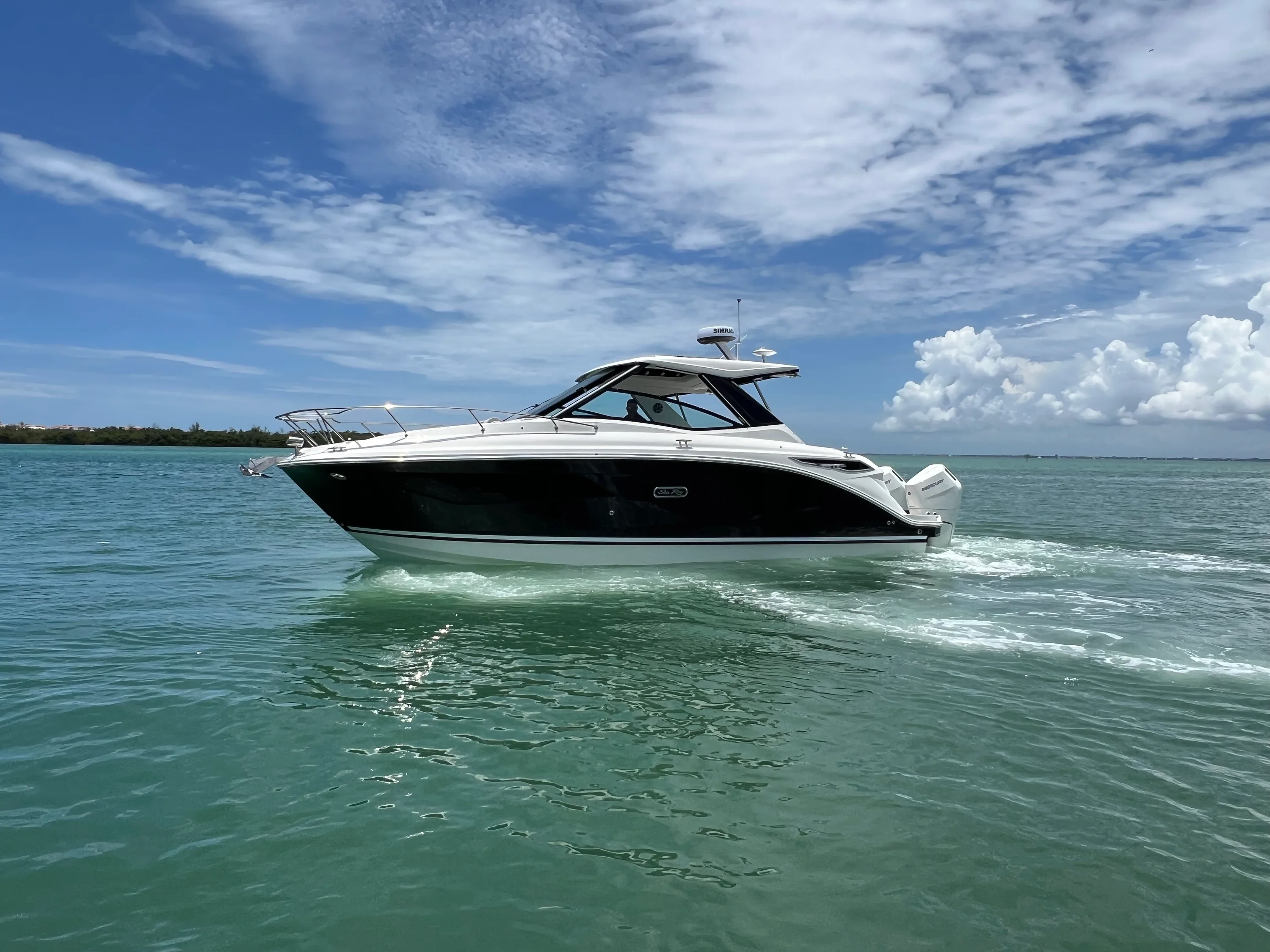 2026 Sea Ray Sundancer 320 Outboard Image Thumbnail #11
