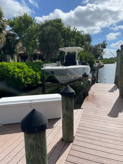 2014 Boston Whaler 27 DA Image Thumbnail #2