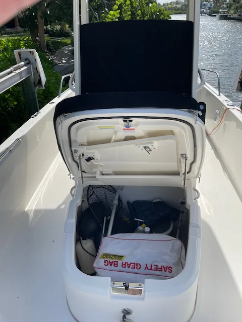 2014 Boston Whaler 27 DA Image Thumbnail #7