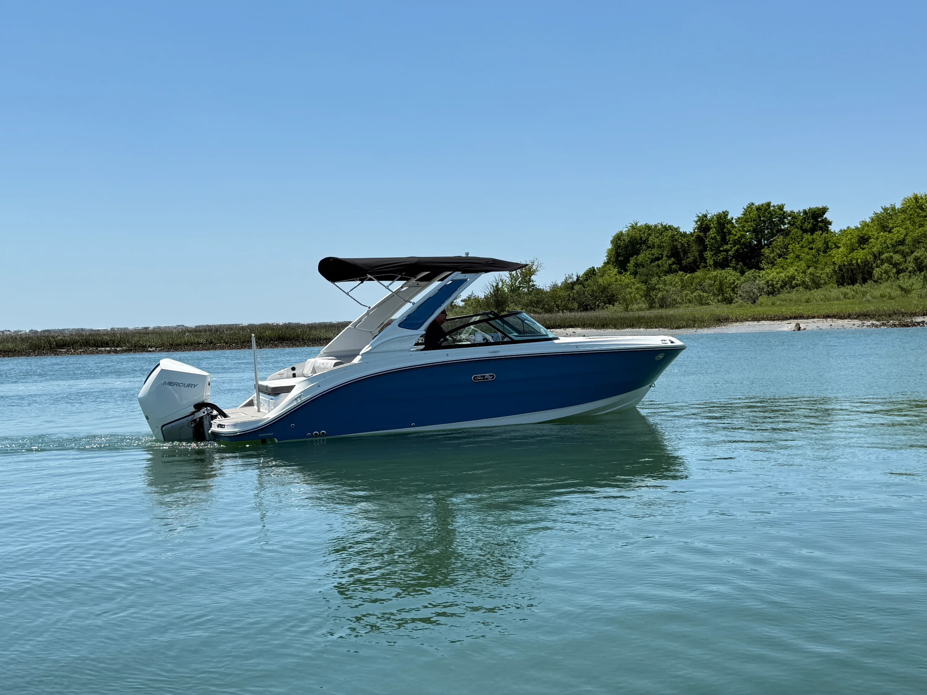 2026 Sea Ray SDX 230 Outboard Image Thumbnail #1