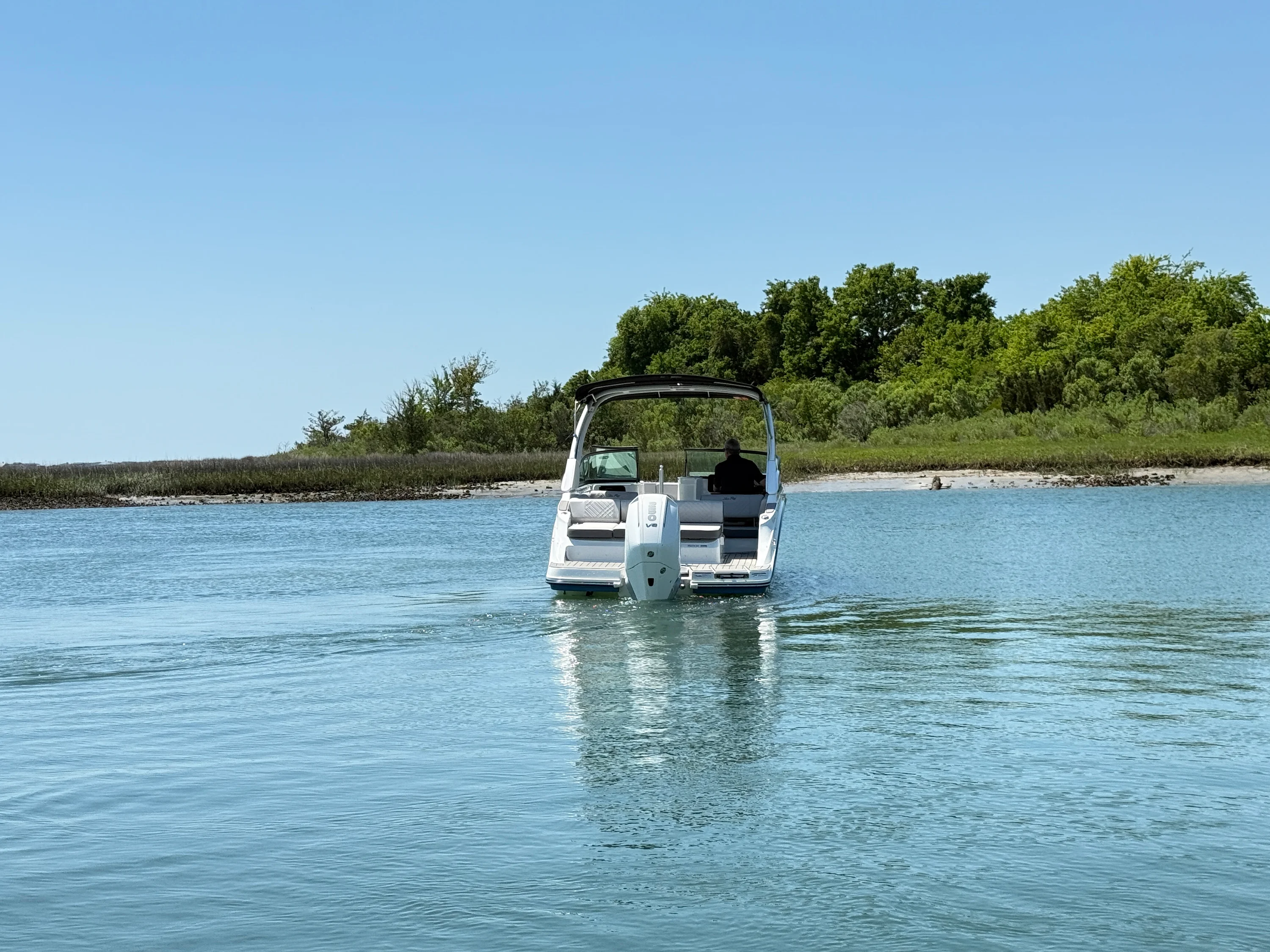 2026 Sea Ray SDX 230 Outboard Image Thumbnail #3