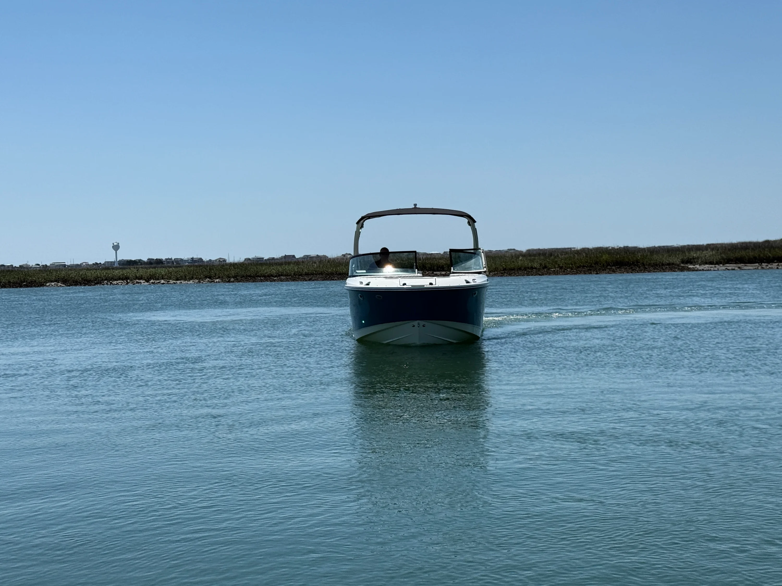 2026 Sea Ray SDX 230 Outboard Image Thumbnail #5