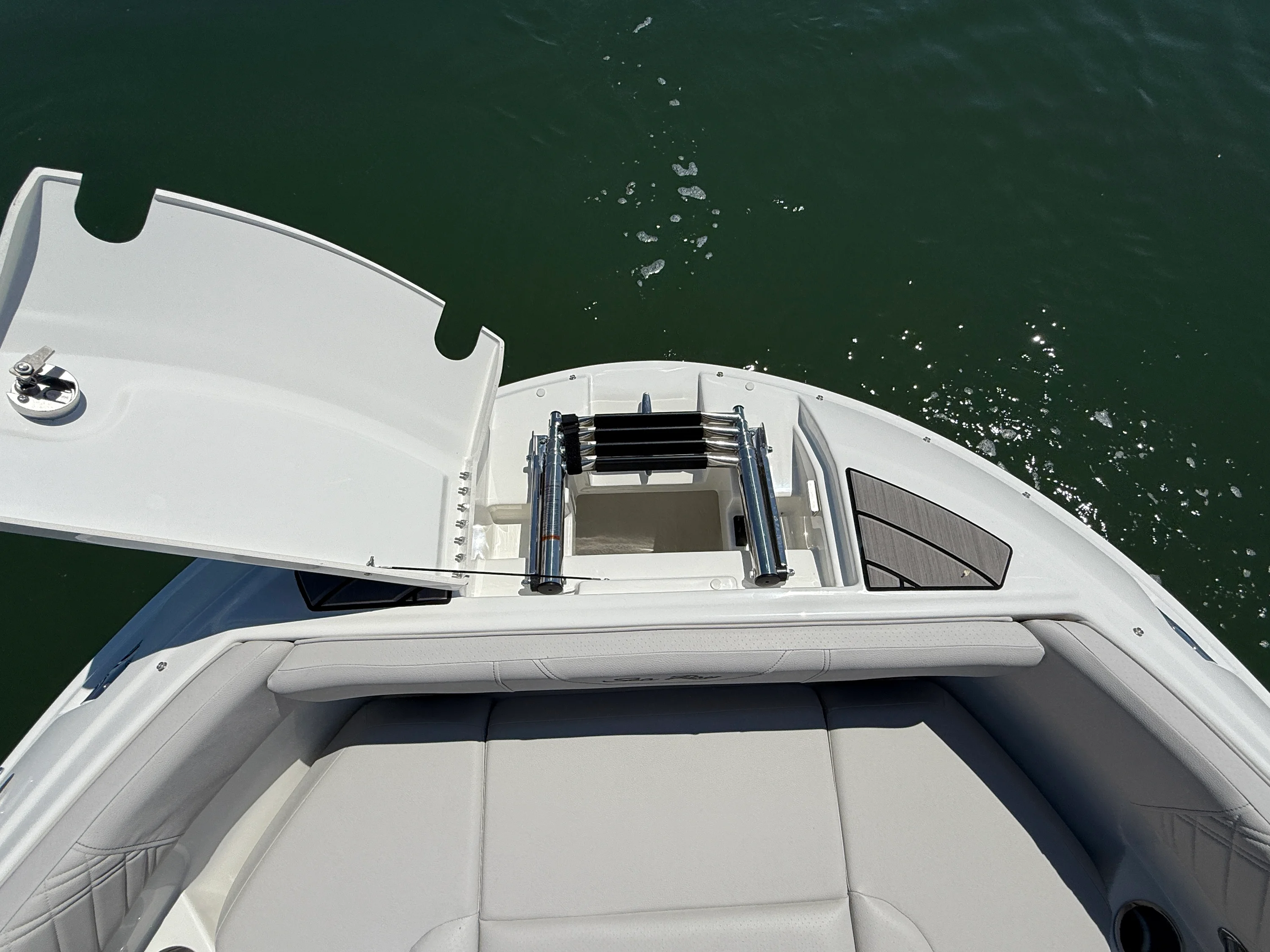 2026 Sea Ray SDX 230 Outboard Image Thumbnail #26