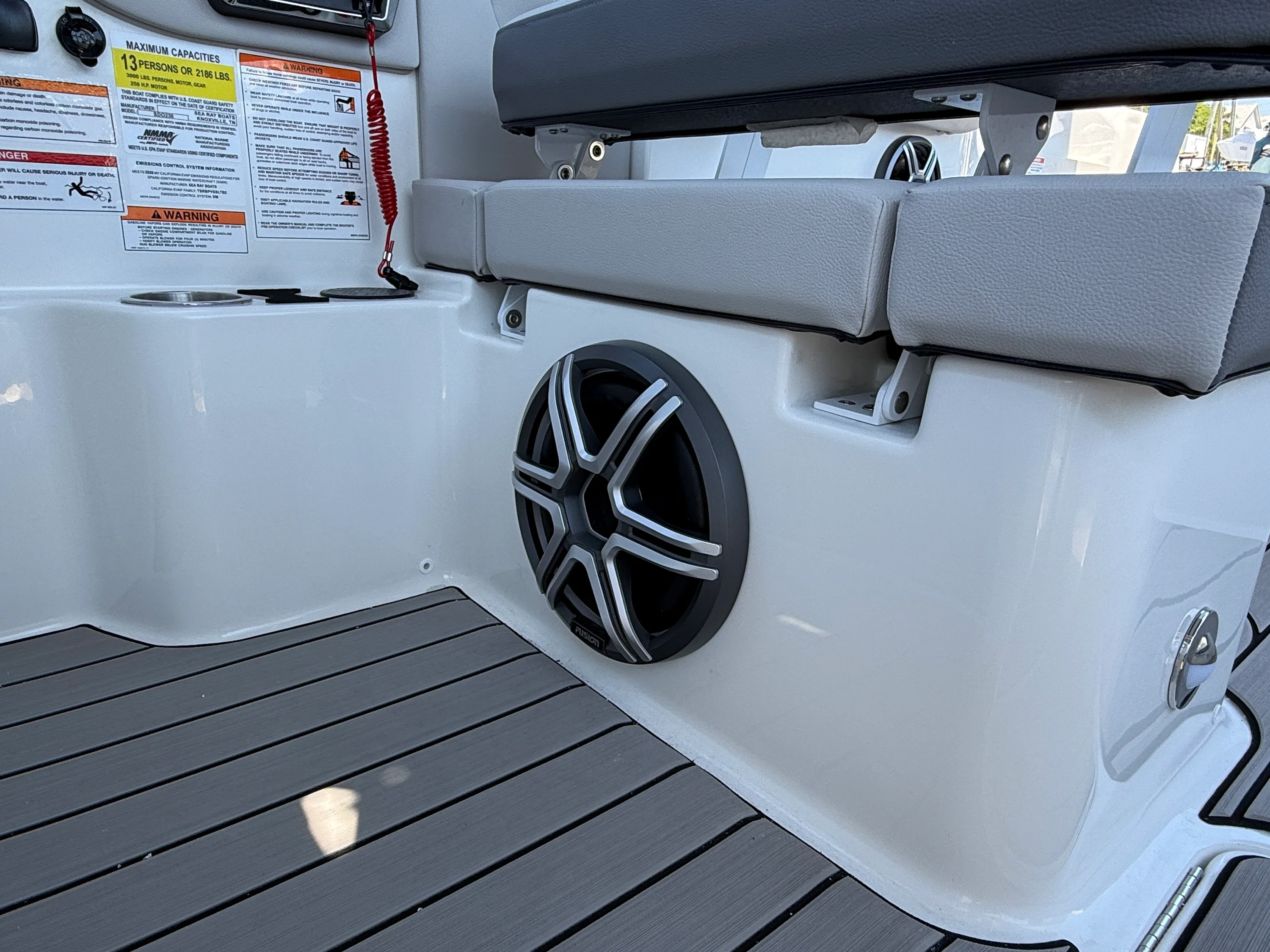 2026 Sea Ray SDX 230 Outboard Image Thumbnail #24