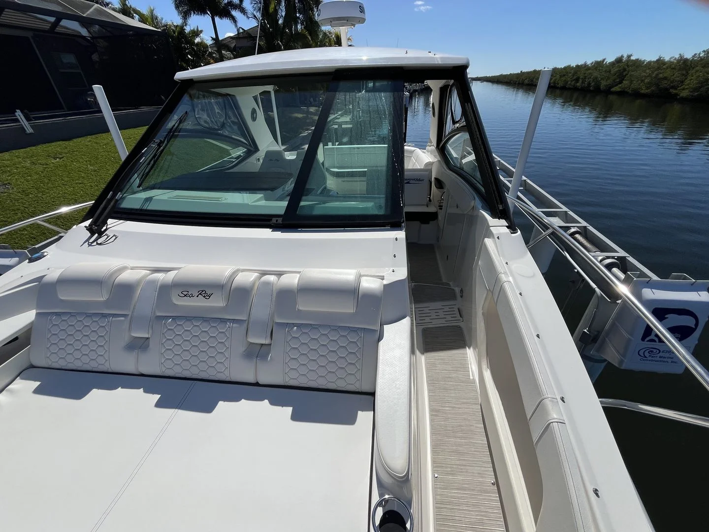 2023 Sea Ray 320 SUNDANCER OB Image Thumbnail #28