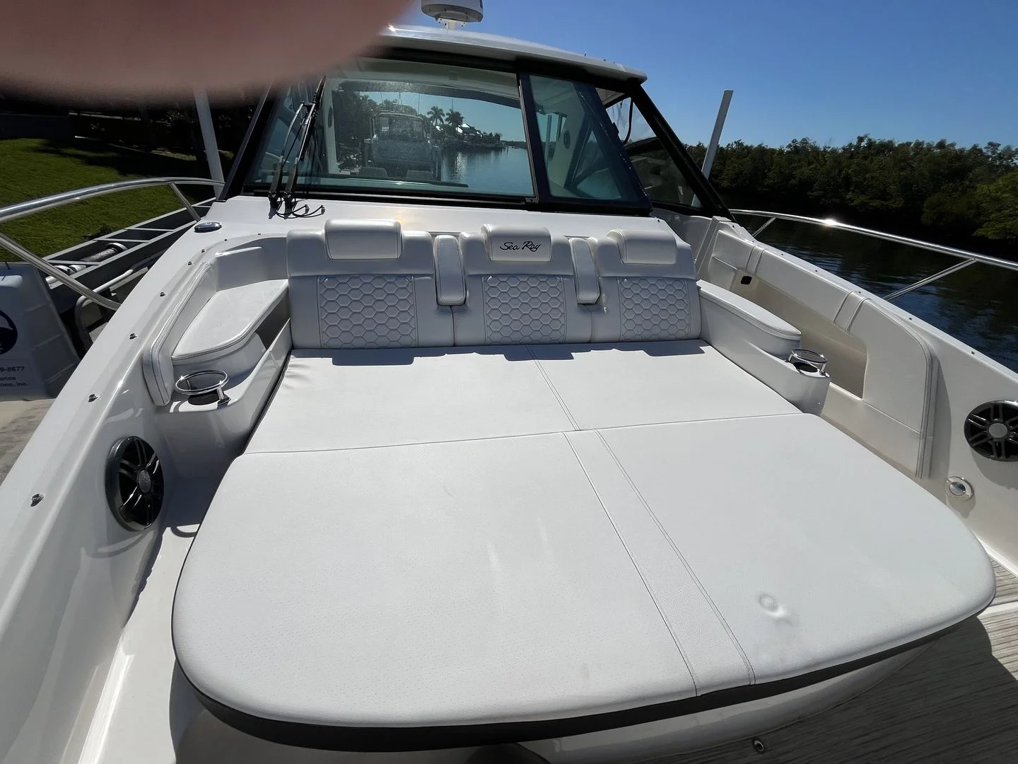 2023 Sea Ray 320 SUNDANCER OB Image Thumbnail #29