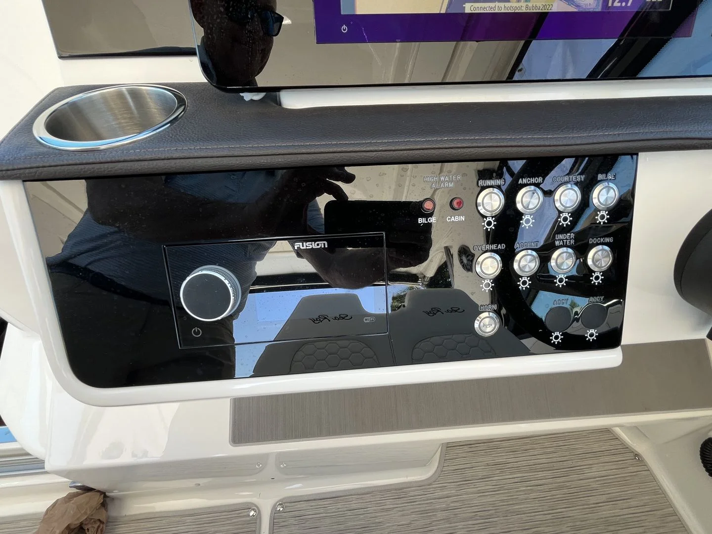 2023 Sea Ray 320 SUNDANCER OB Image Thumbnail #10