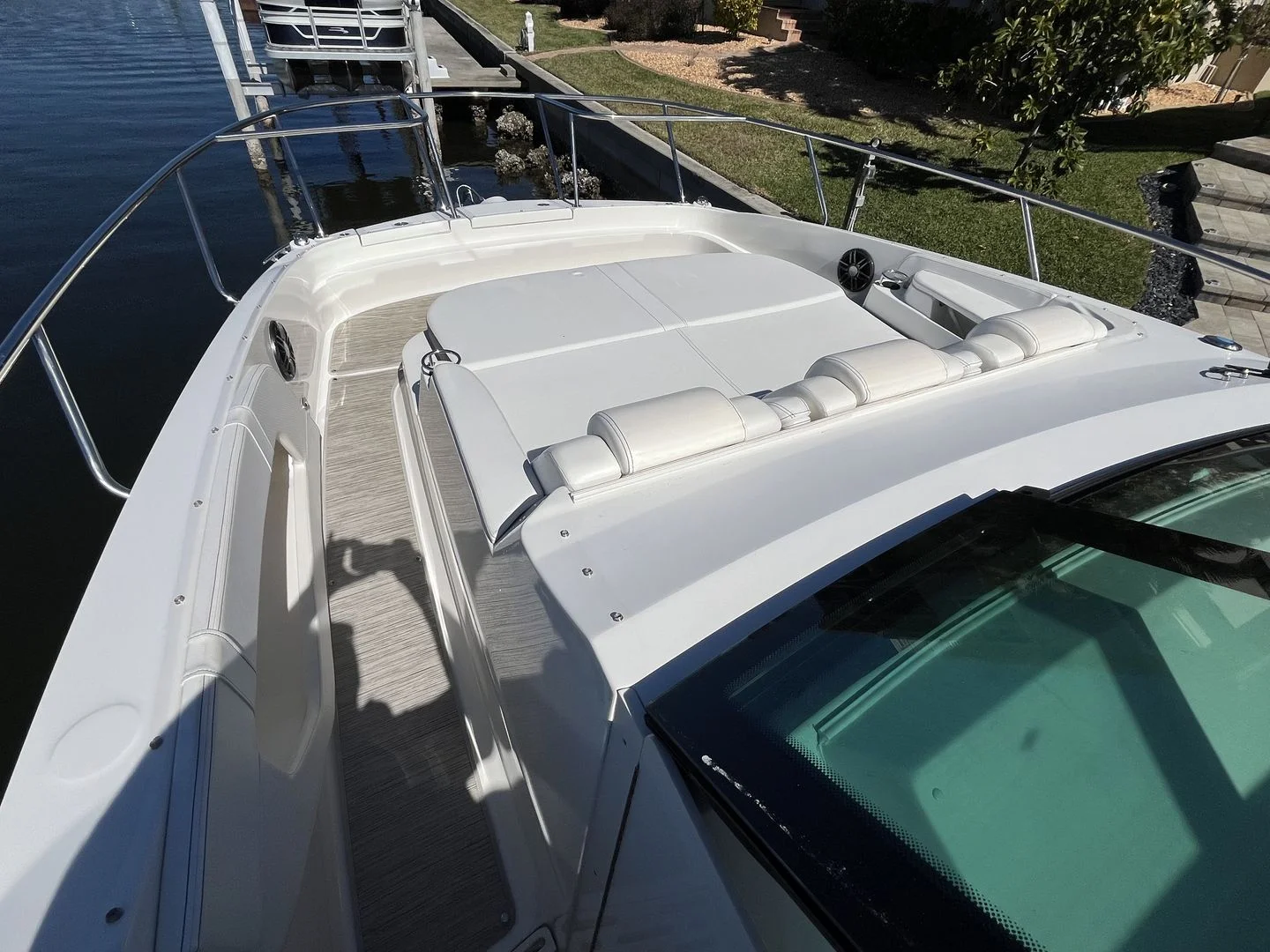 2023 Sea Ray 320 SUNDANCER OB Image Thumbnail #27