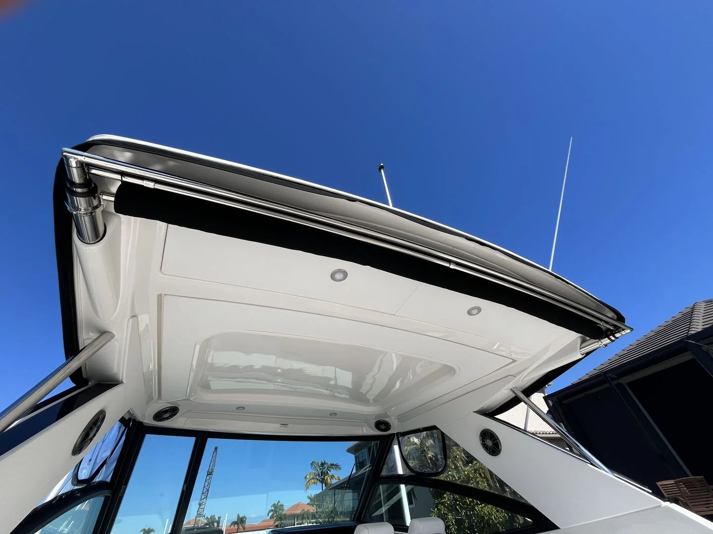 2023 Sea Ray 320 SUNDANCER OB Image Thumbnail #25