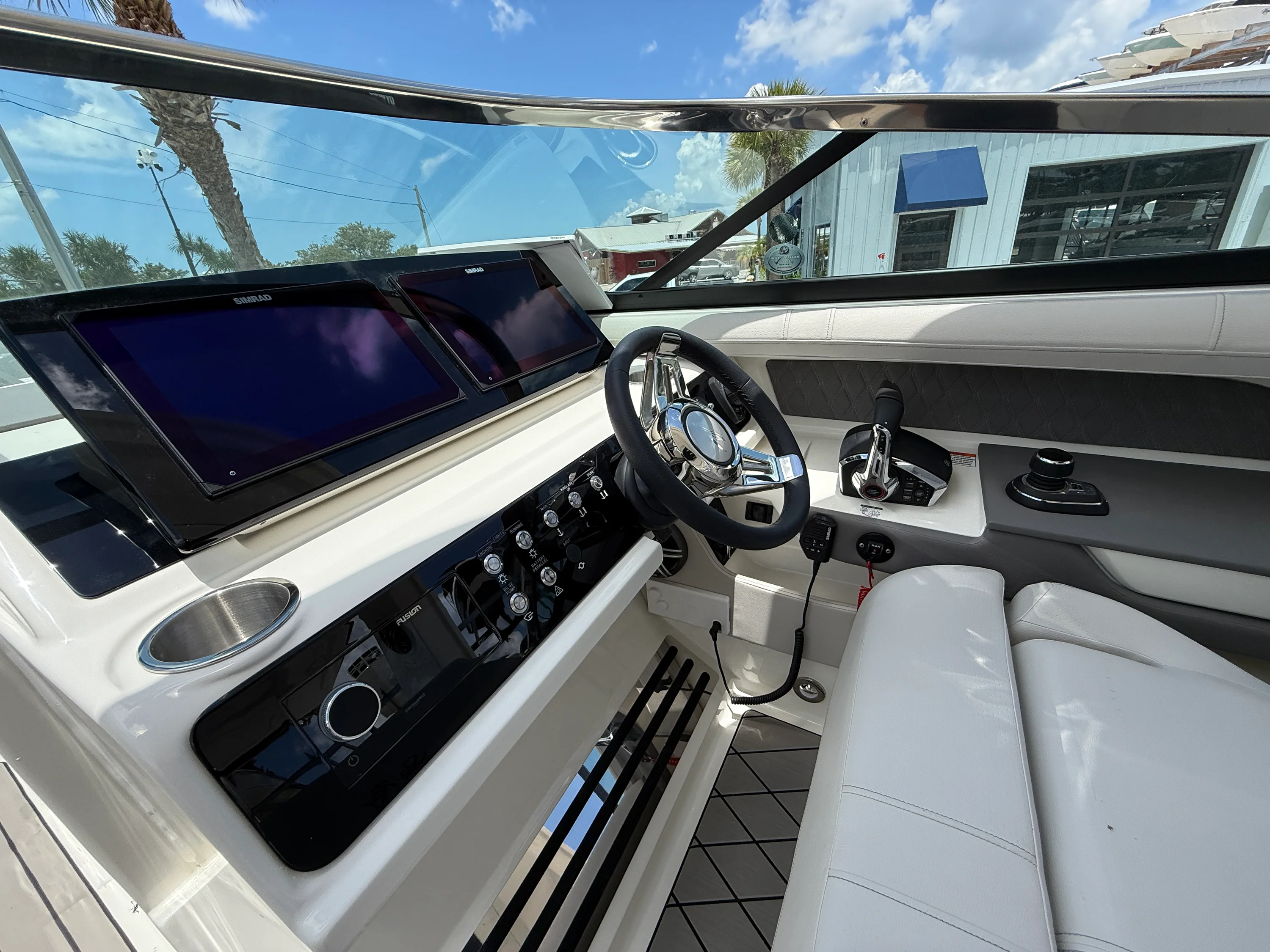 2026 Sea Ray SLX 310 Outboard Image Thumbnail #9