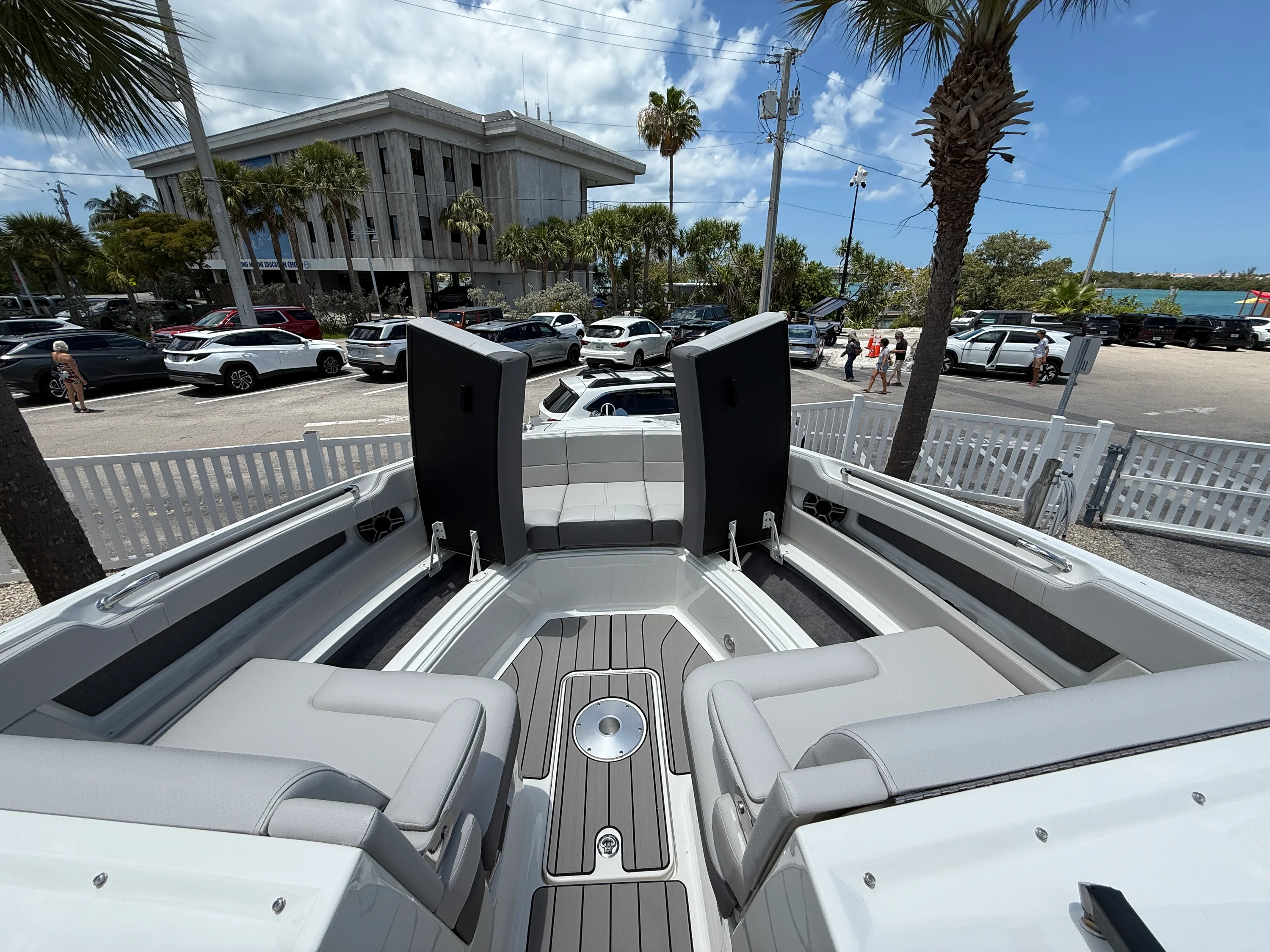 2026 Sea Ray SLX 310 Outboard Image Thumbnail #6