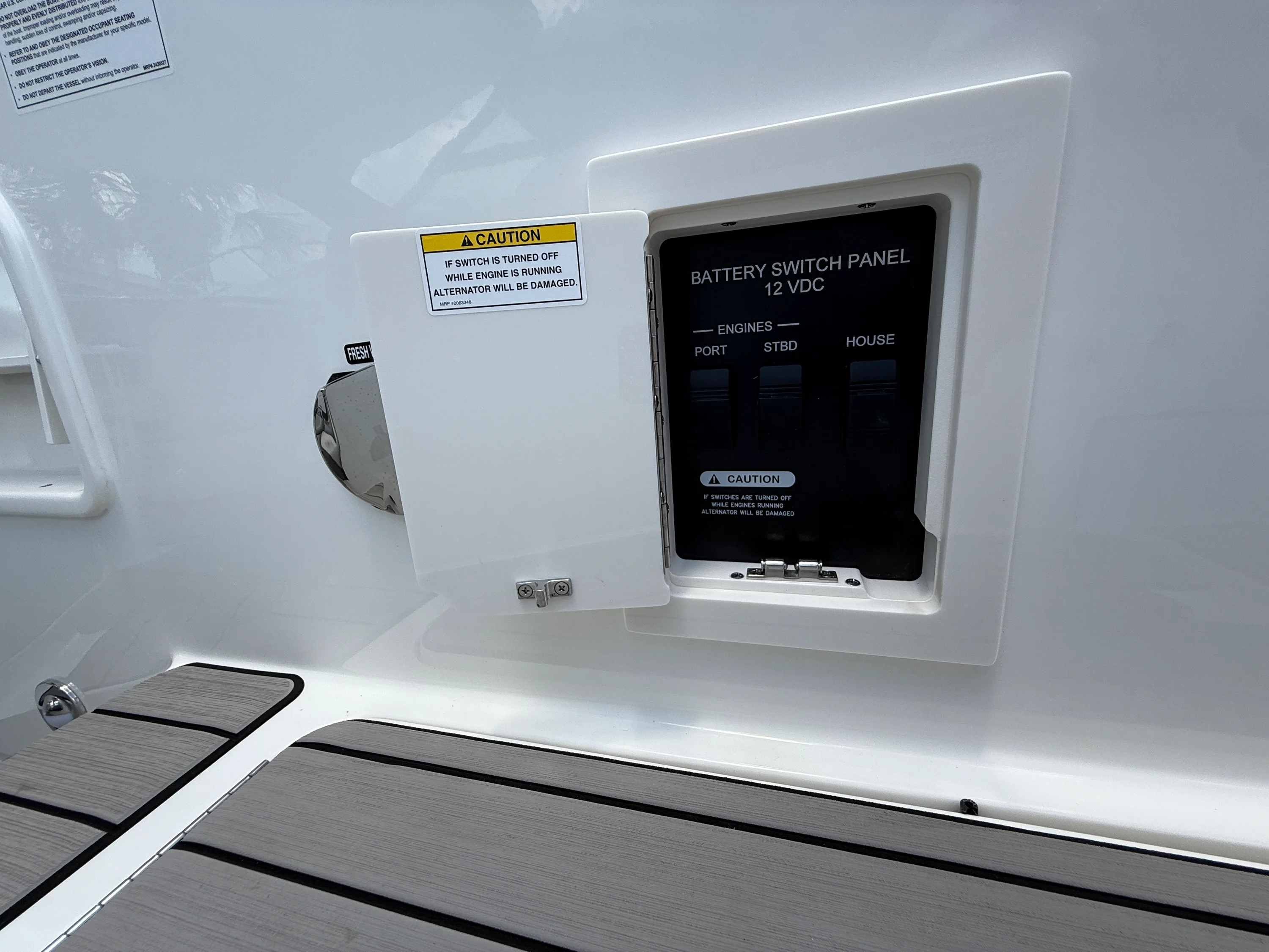 2026 Sea Ray SLX 310 Outboard Image Thumbnail #21