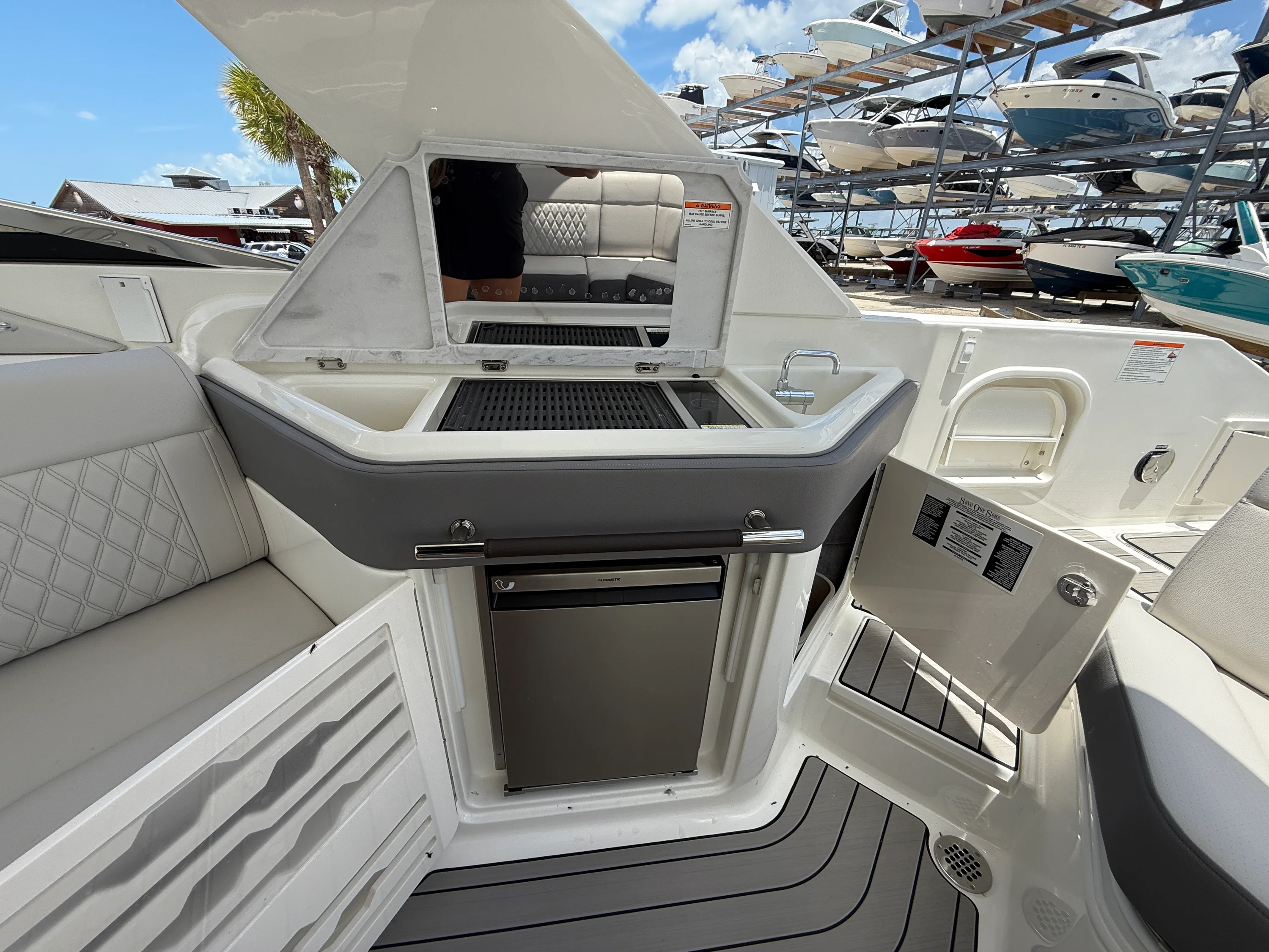 2026 Sea Ray SLX 310 Outboard Image Thumbnail #15
