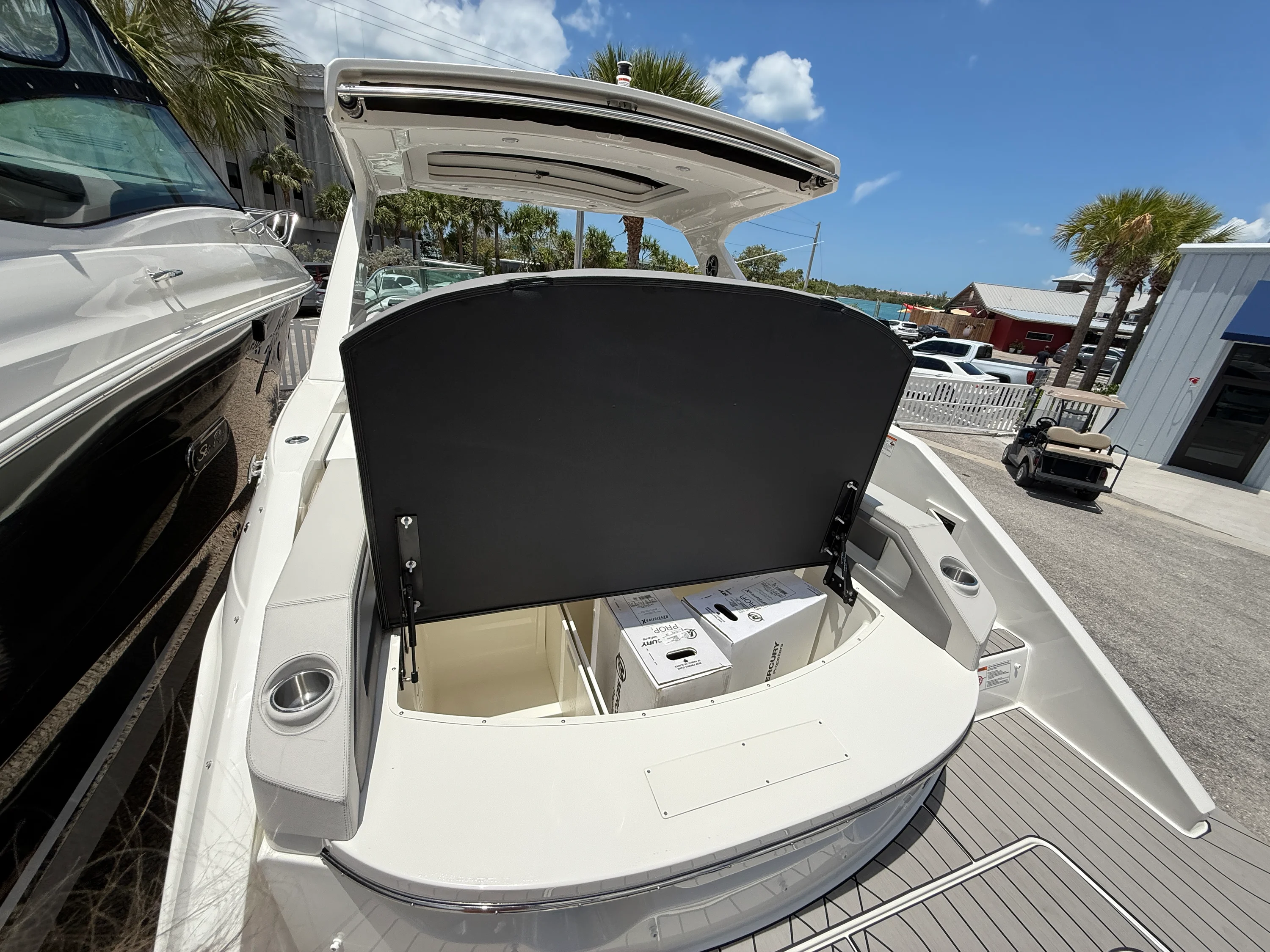 2026 Sea Ray SLX 310 Outboard Image Thumbnail #20