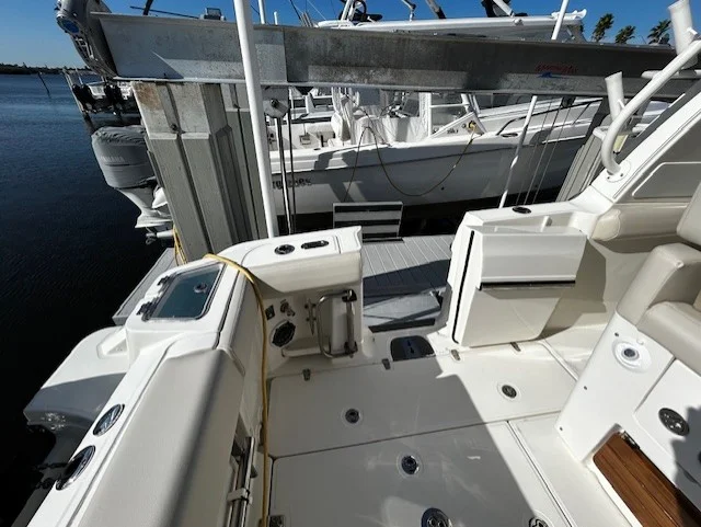 2021 Boston Whaler 350 EX Image Thumbnail #32