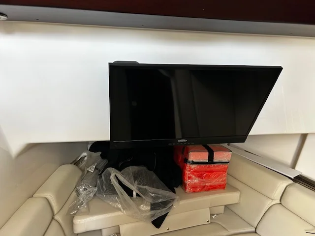 2021 Boston Whaler 350 EX Image Thumbnail #16