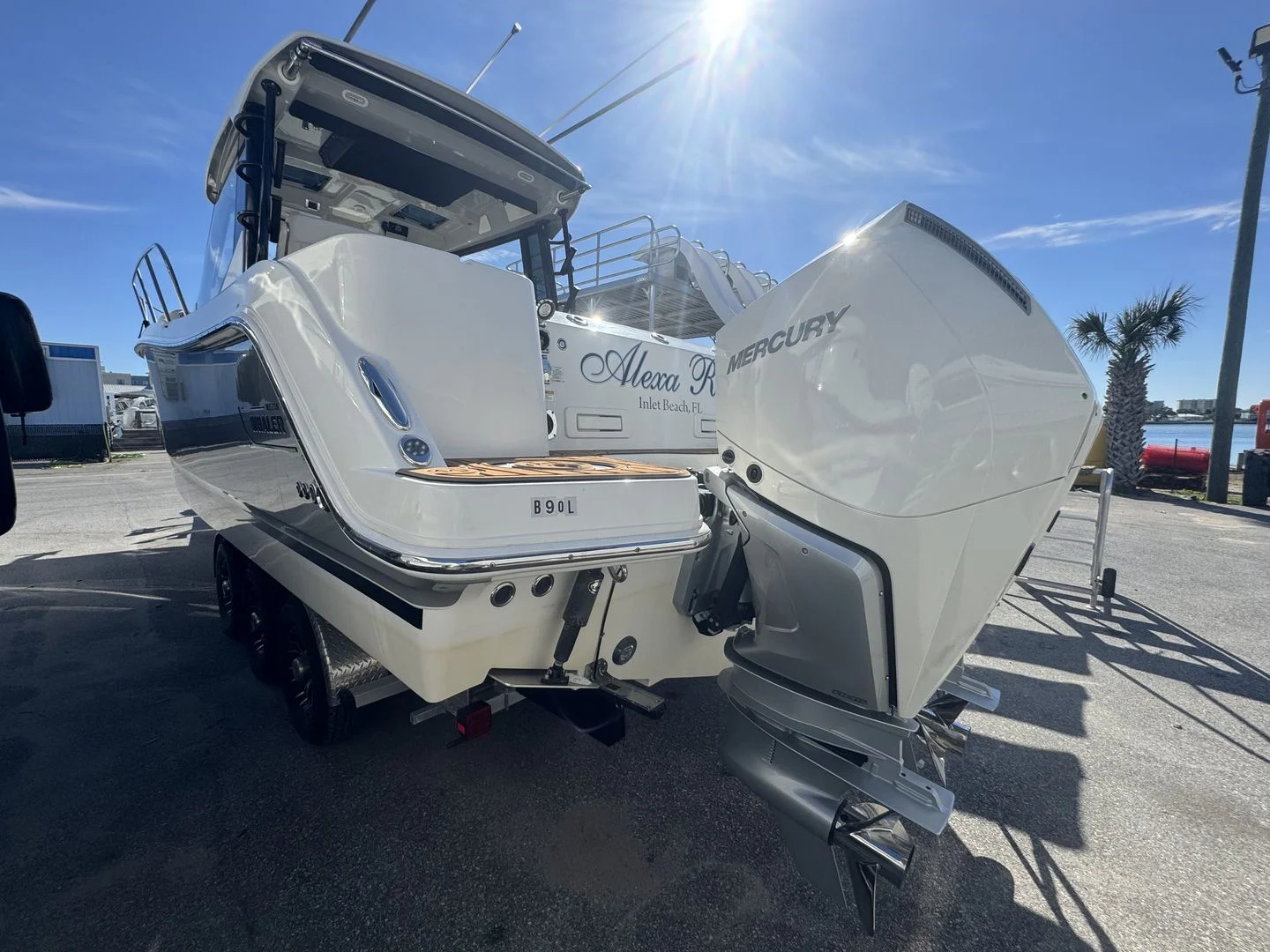 2023 Boston Whaler 325 CONQUEST Image Thumbnail #14