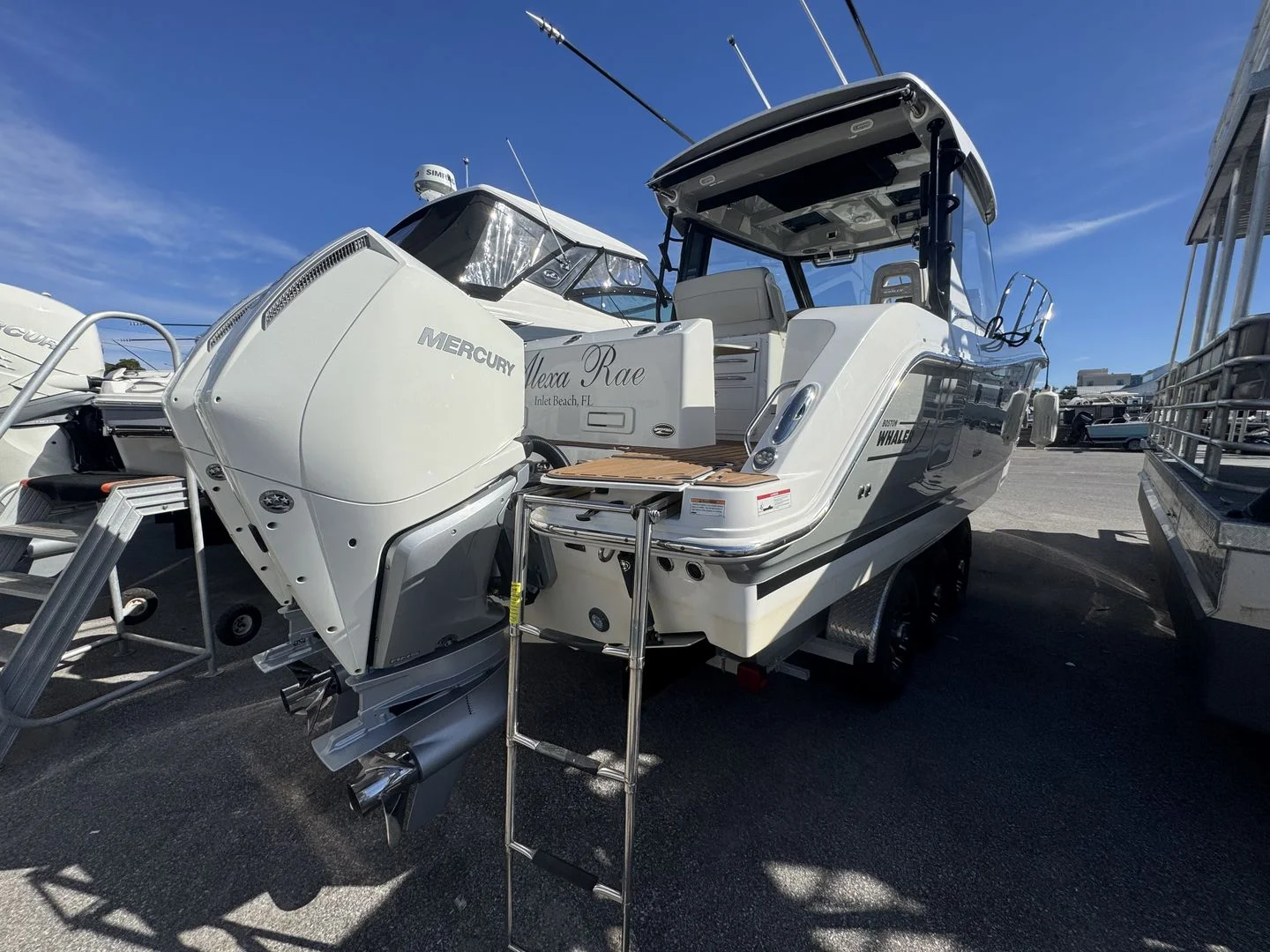 2023 Boston Whaler 325 CONQUEST Image Thumbnail #13