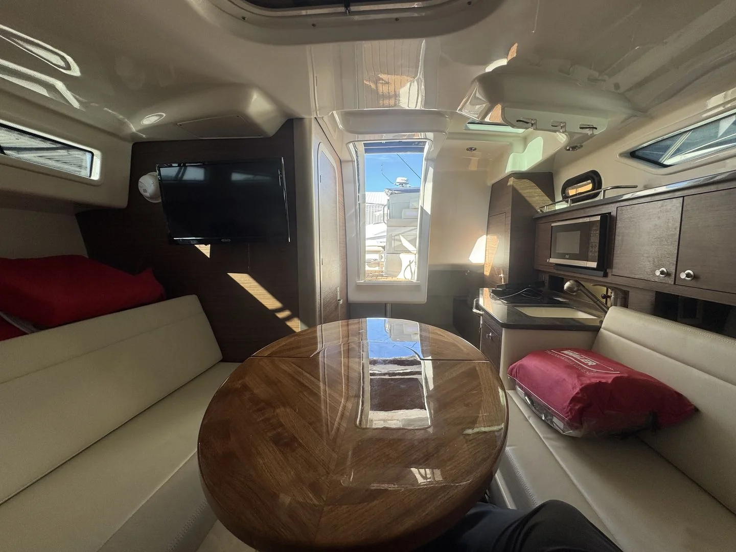 2023 Boston Whaler 325 CONQUEST Image Thumbnail #11