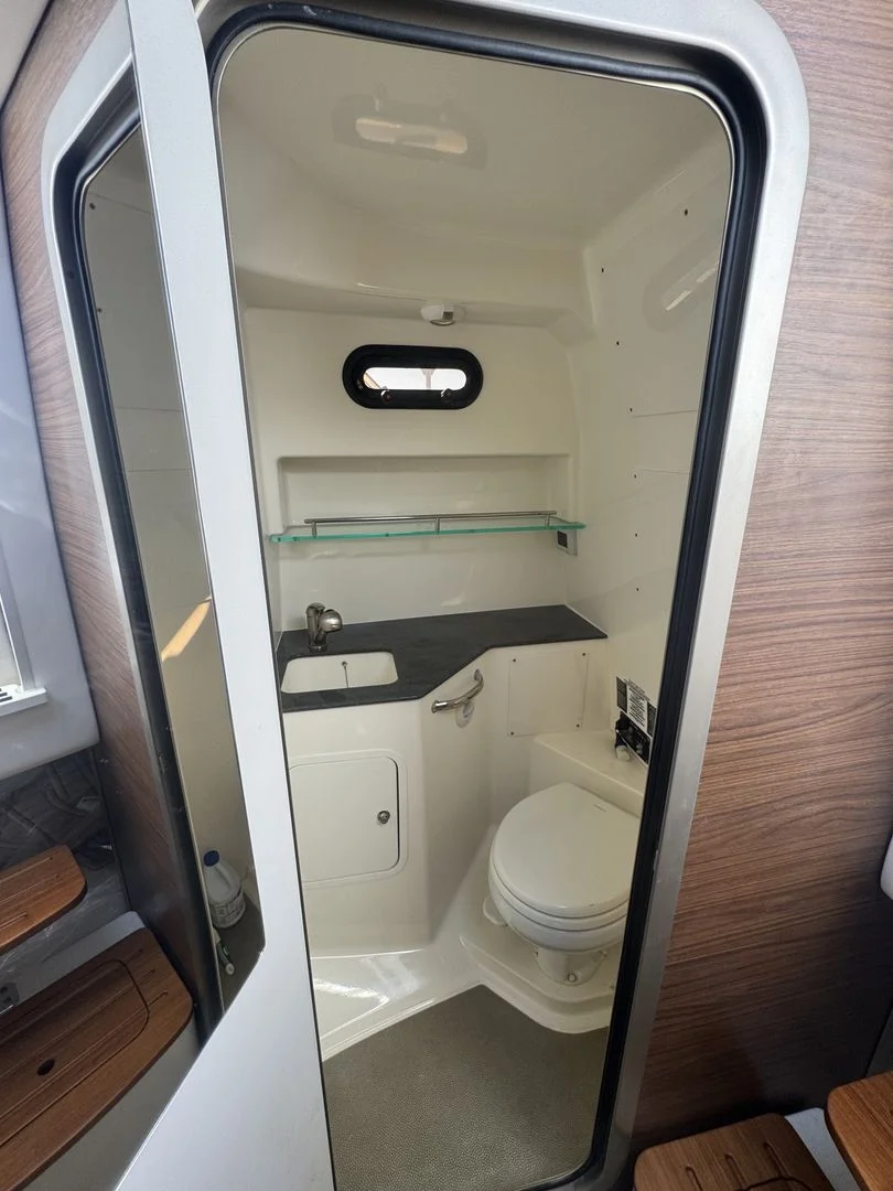 2023 Boston Whaler 325 CONQUEST Image Thumbnail #10