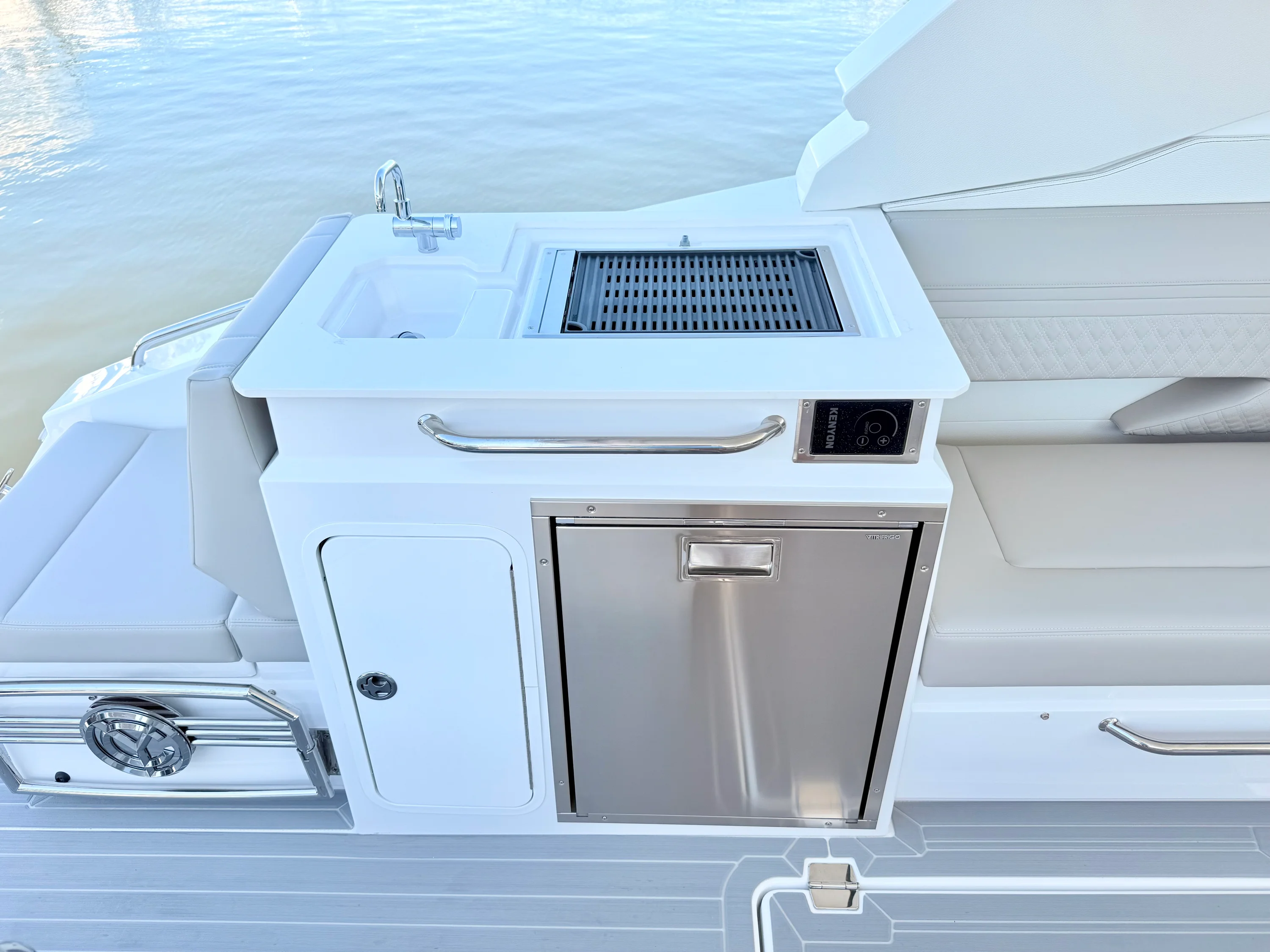 2026 Cruisers Yachts 34 GLS Outboard Image Thumbnail #45