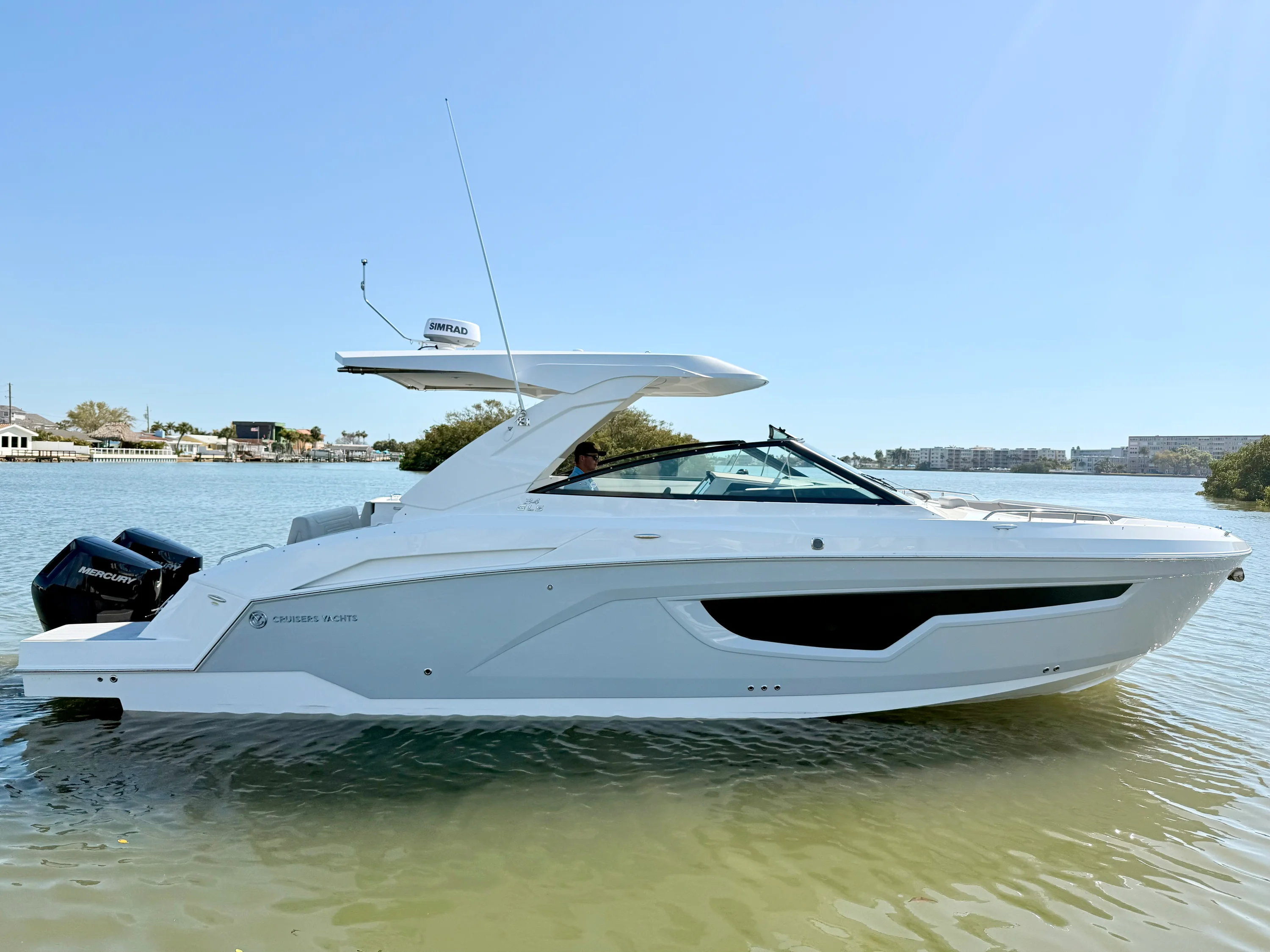 2026 Cruisers Yachts 34 GLS Outboard Image Thumbnail #1