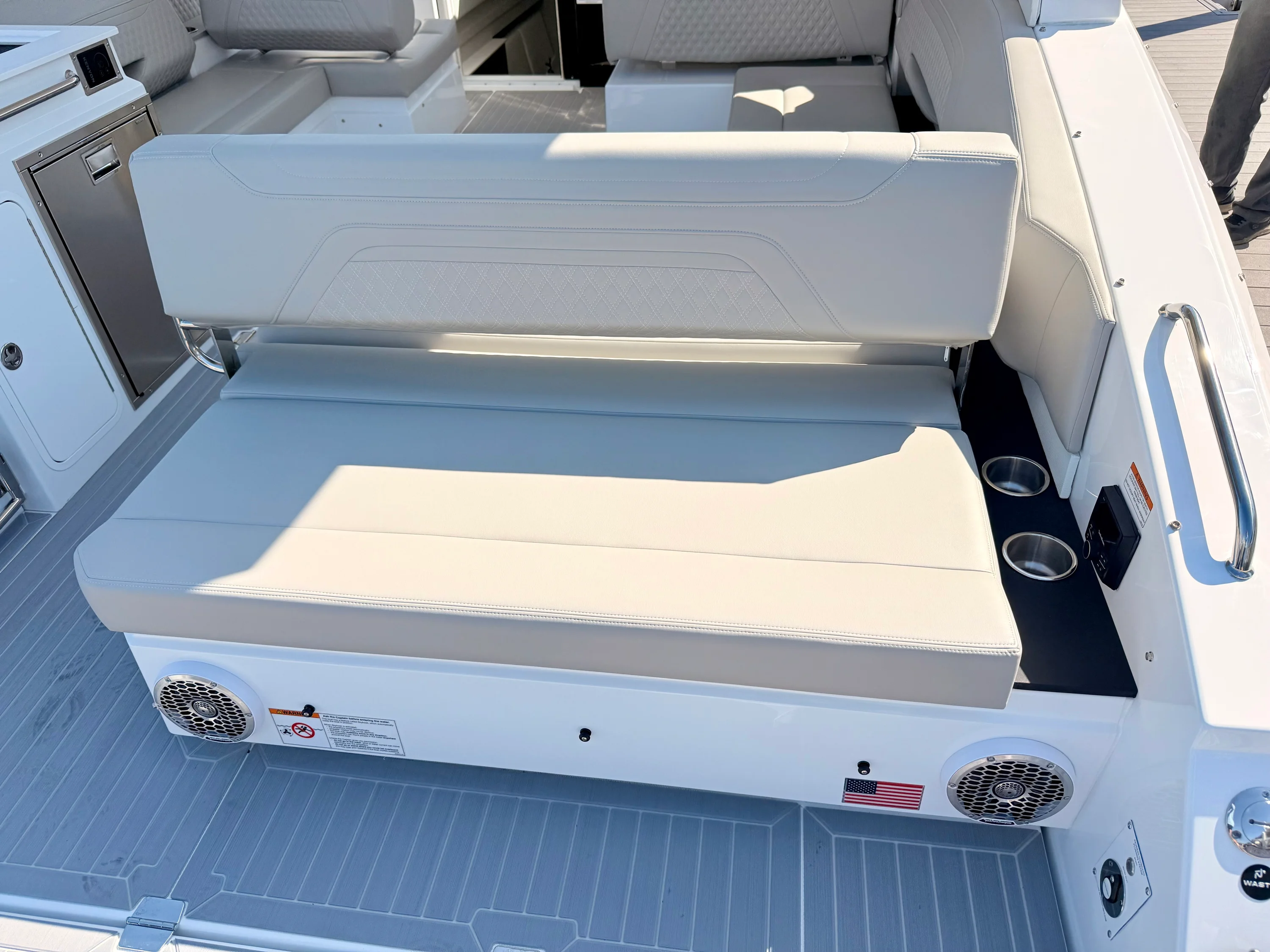 2026 Cruisers Yachts 34 GLS Outboard Image Thumbnail #39