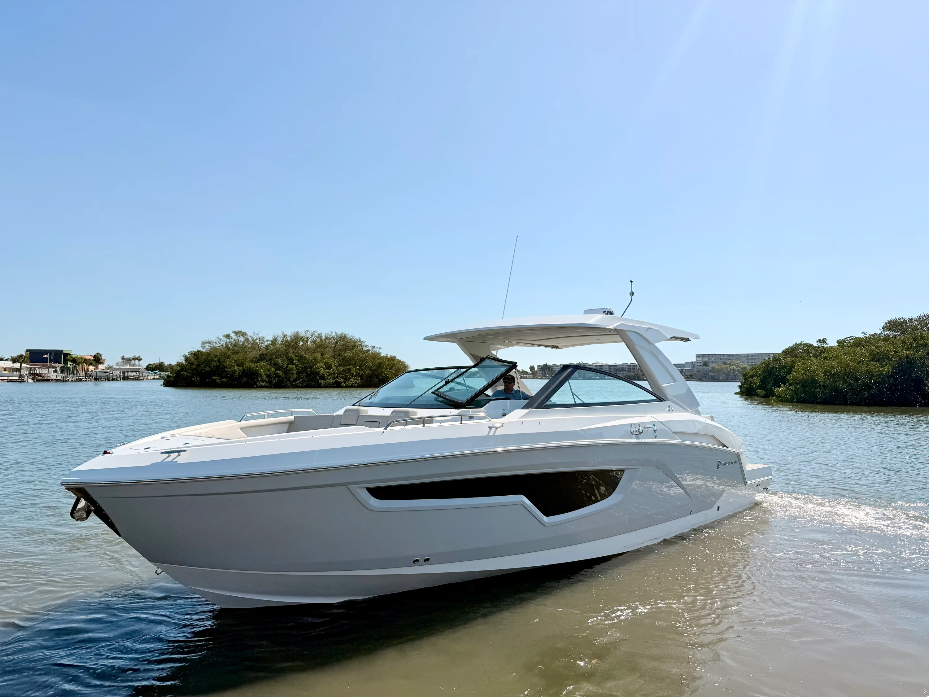 2026 Cruisers Yachts 34 GLS Outboard Image Thumbnail #20