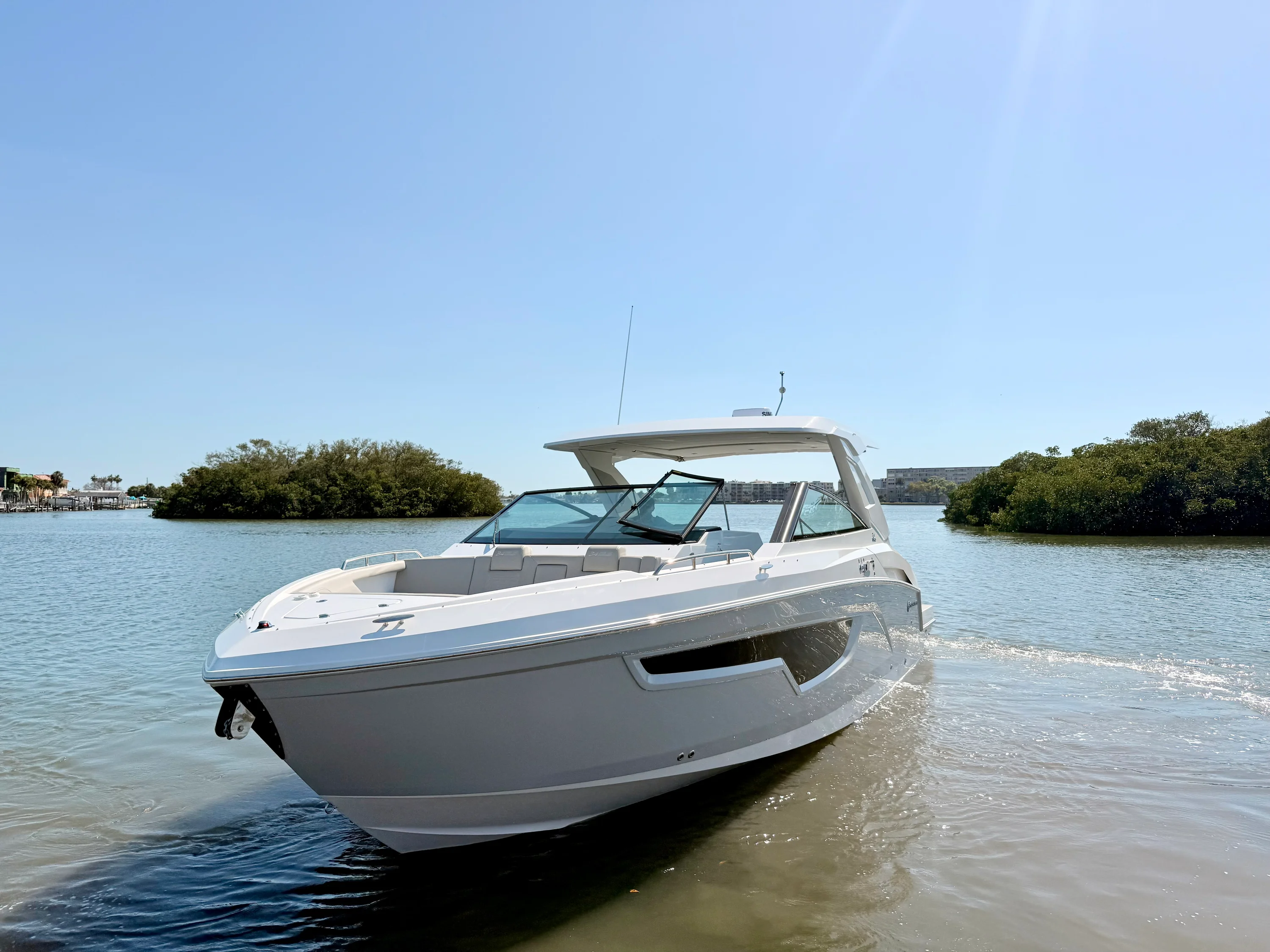 2026 Cruisers Yachts 34 GLS Outboard Image Thumbnail #25