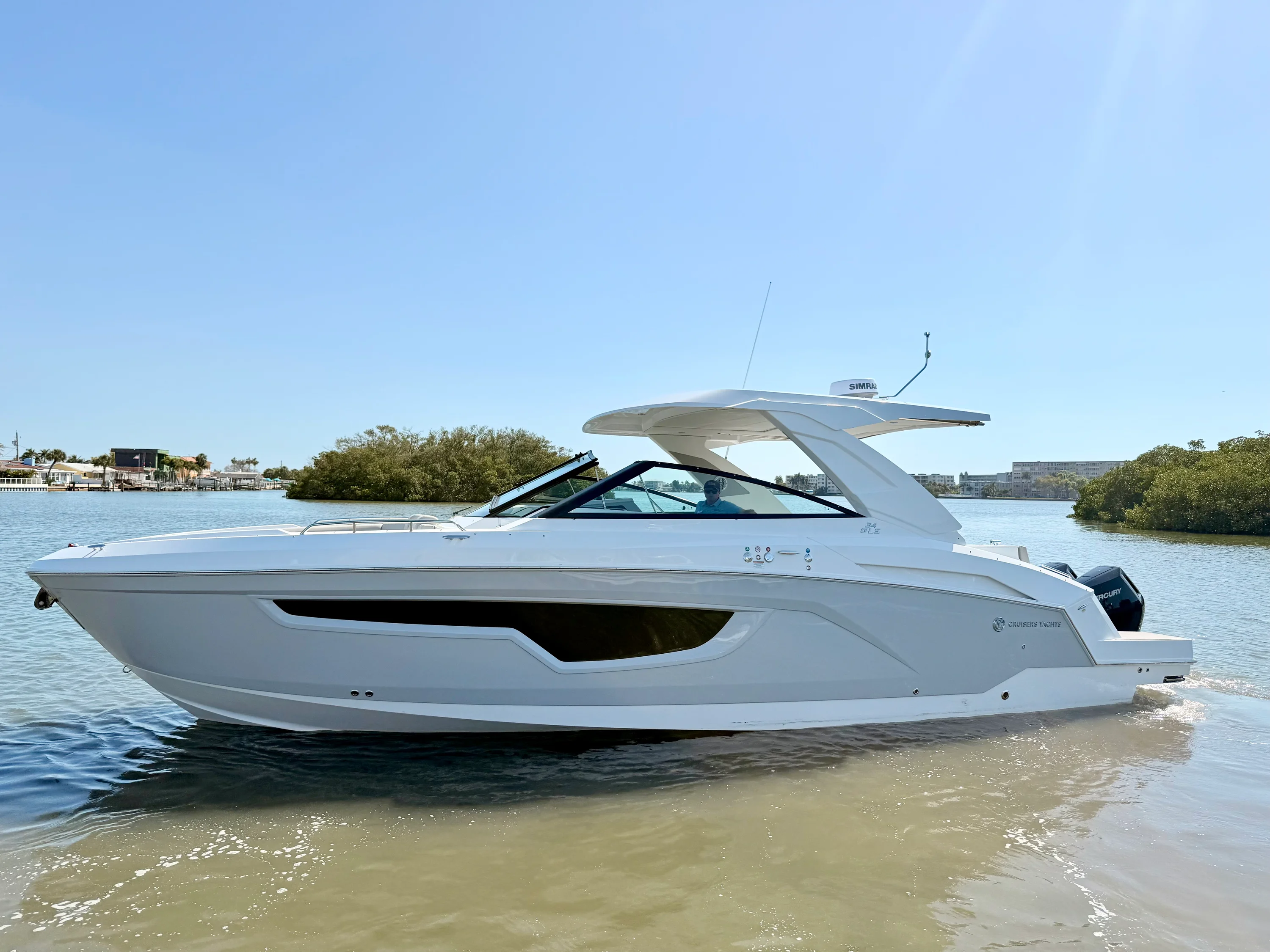 2026 Cruisers Yachts 34 GLS Outboard Image Thumbnail #22