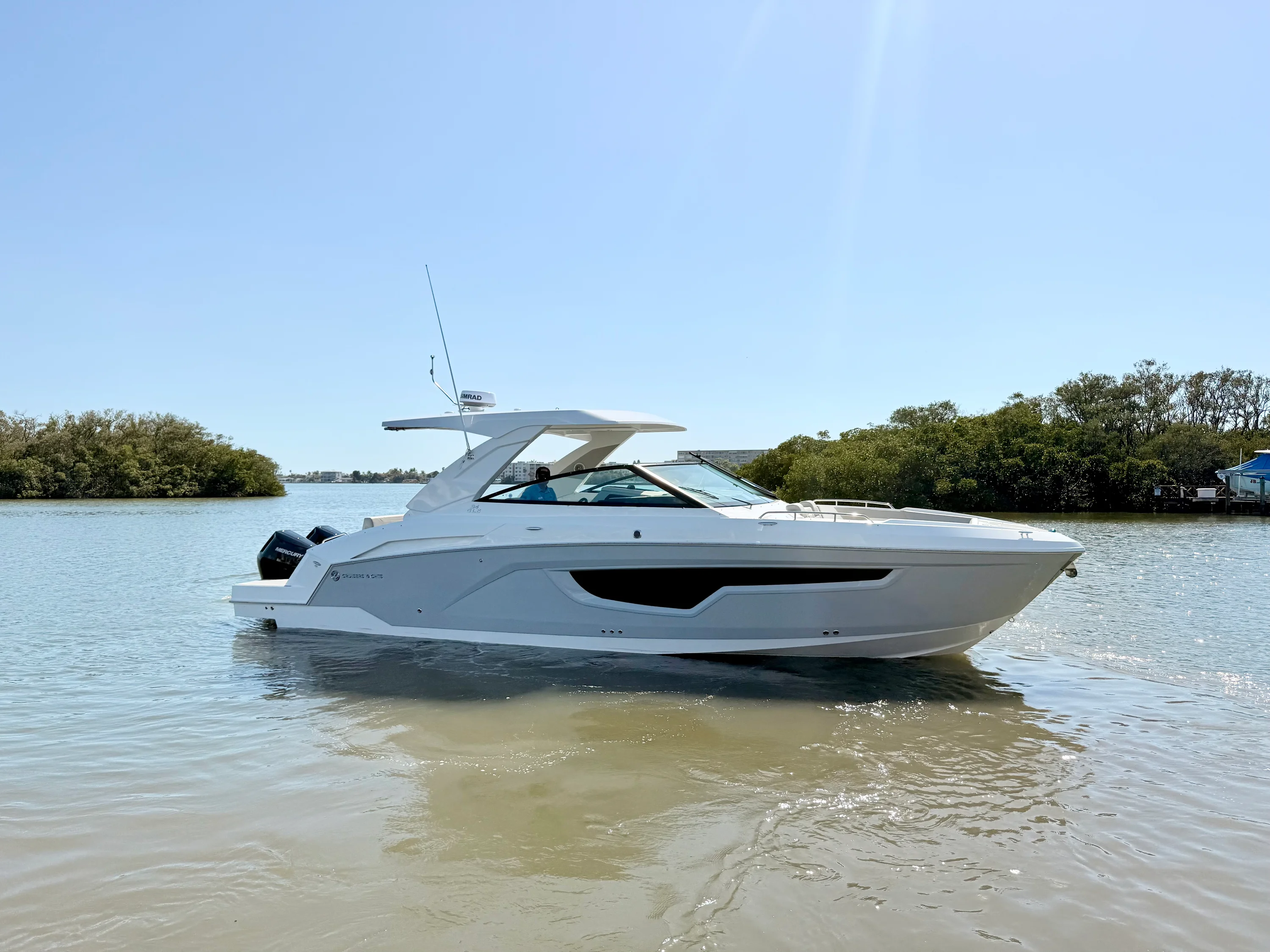 2026 Cruisers Yachts 34 GLS Outboard Image Thumbnail #33