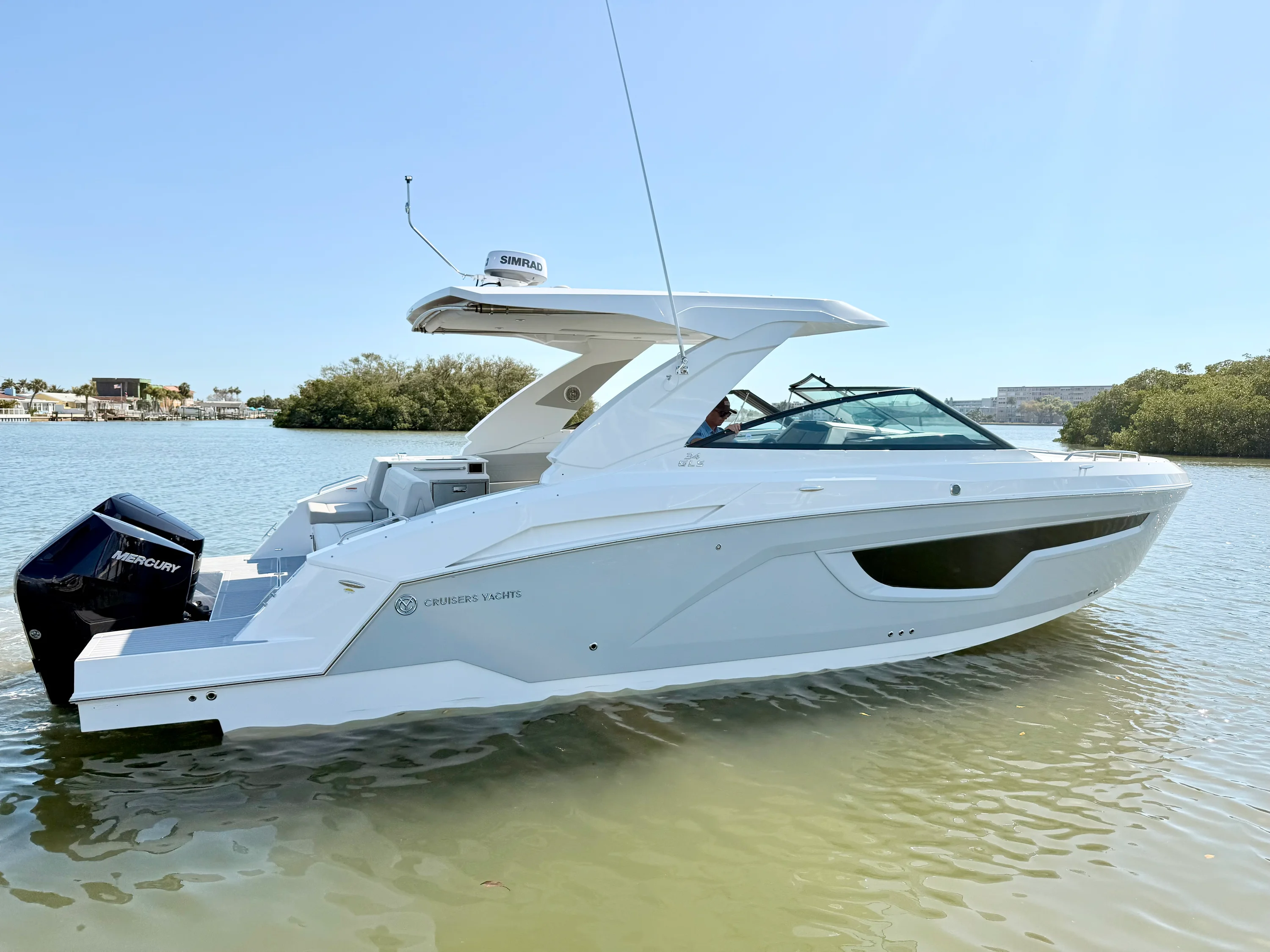 2026 Cruisers Yachts 34 GLS Outboard Image Thumbnail #5