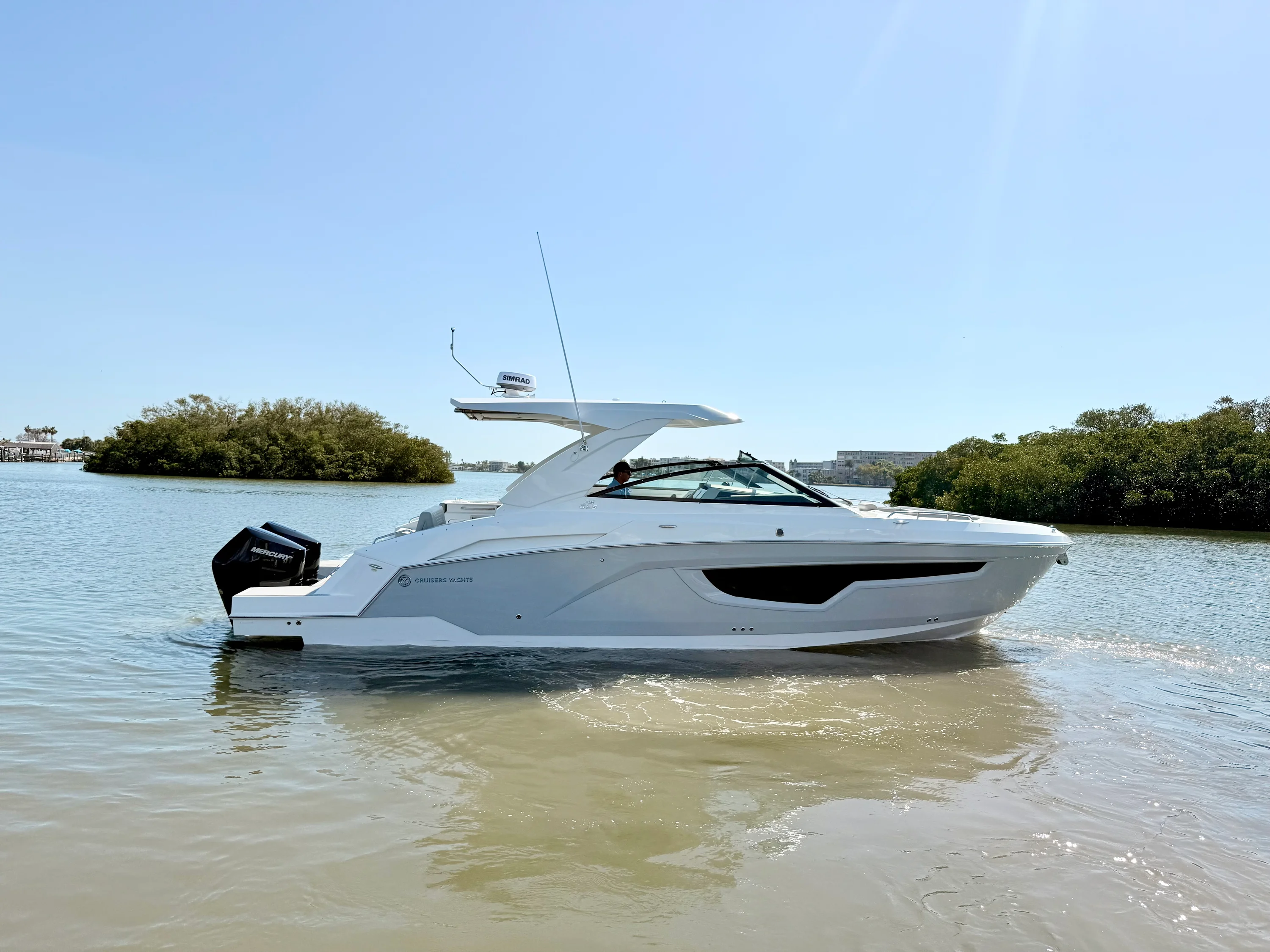 2026 Cruisers Yachts 34 GLS Outboard Image Thumbnail #34