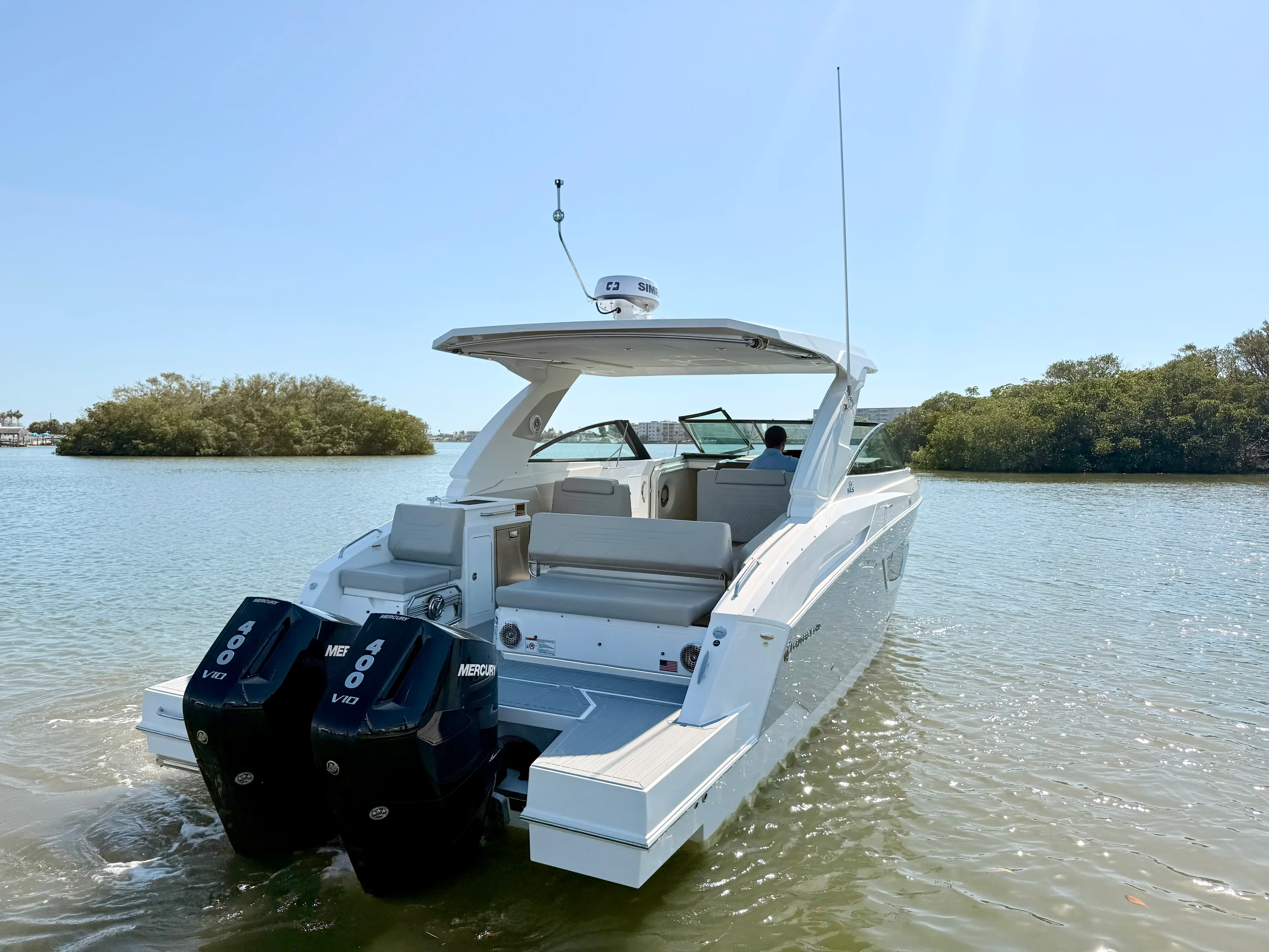 2026 Cruisers Yachts 34 GLS Outboard Image Thumbnail #7