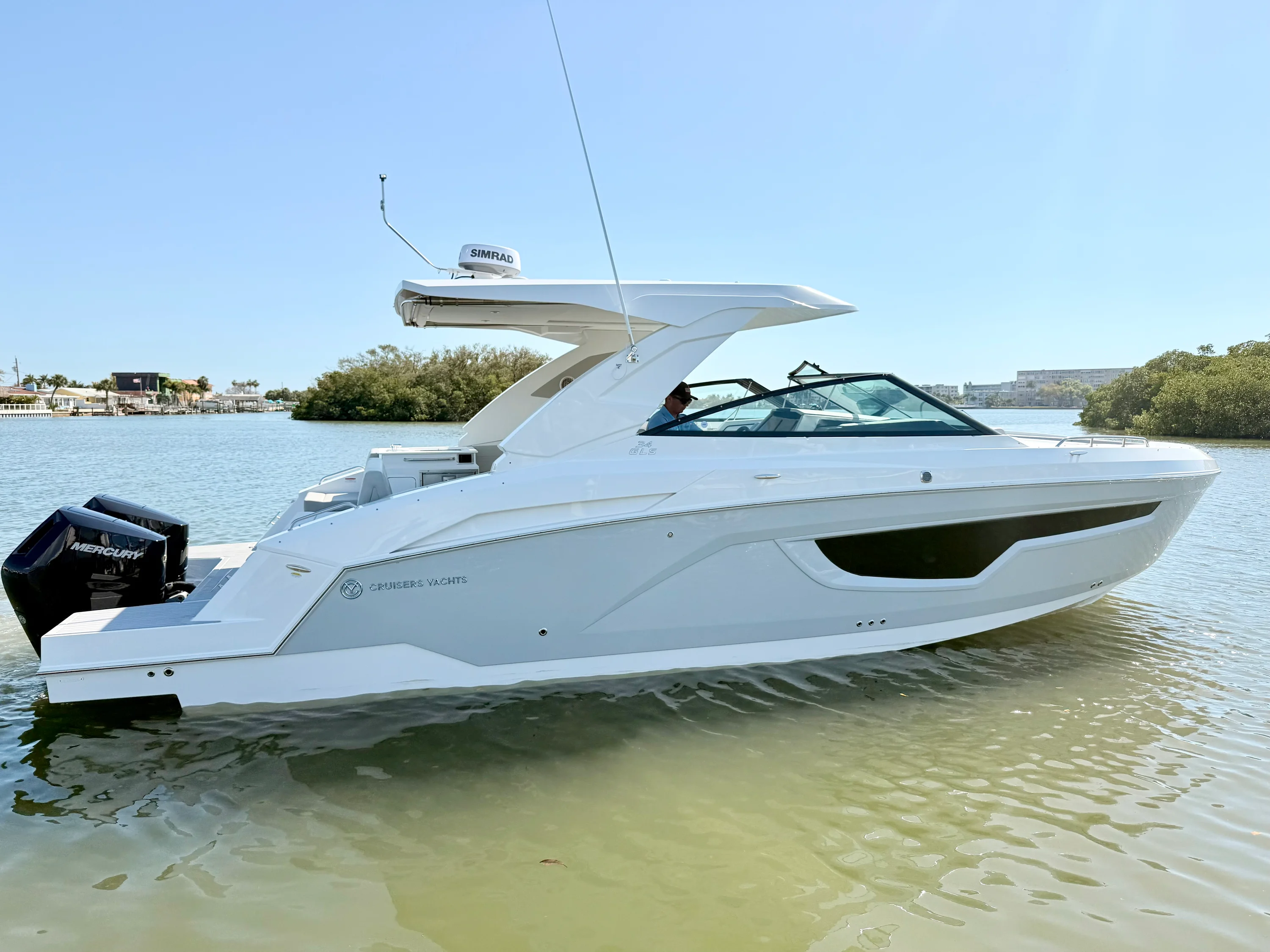 2026 Cruisers Yachts 34 GLS Outboard Image Thumbnail #6