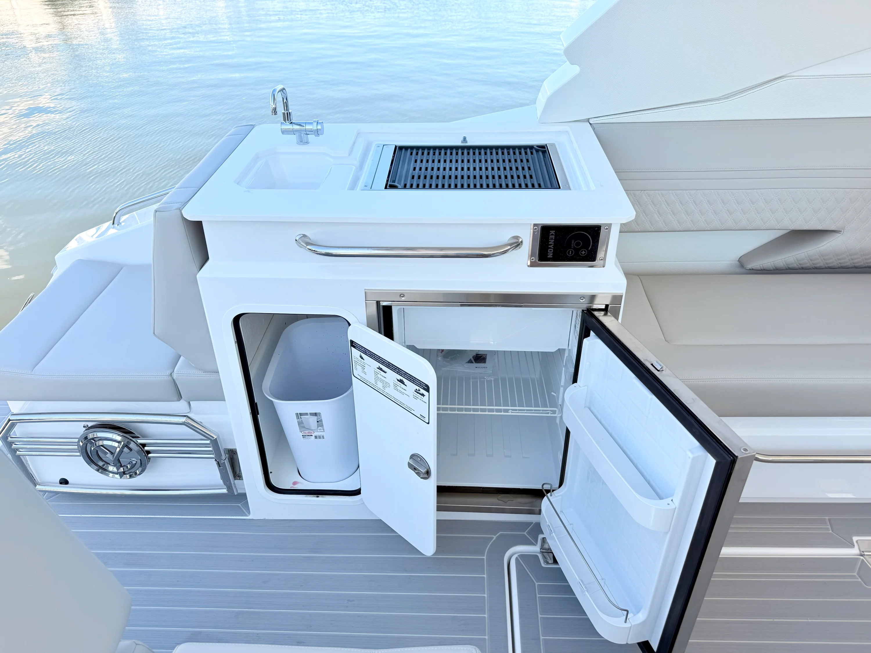 2026 Cruisers Yachts 34 GLS Outboard Image Thumbnail #44