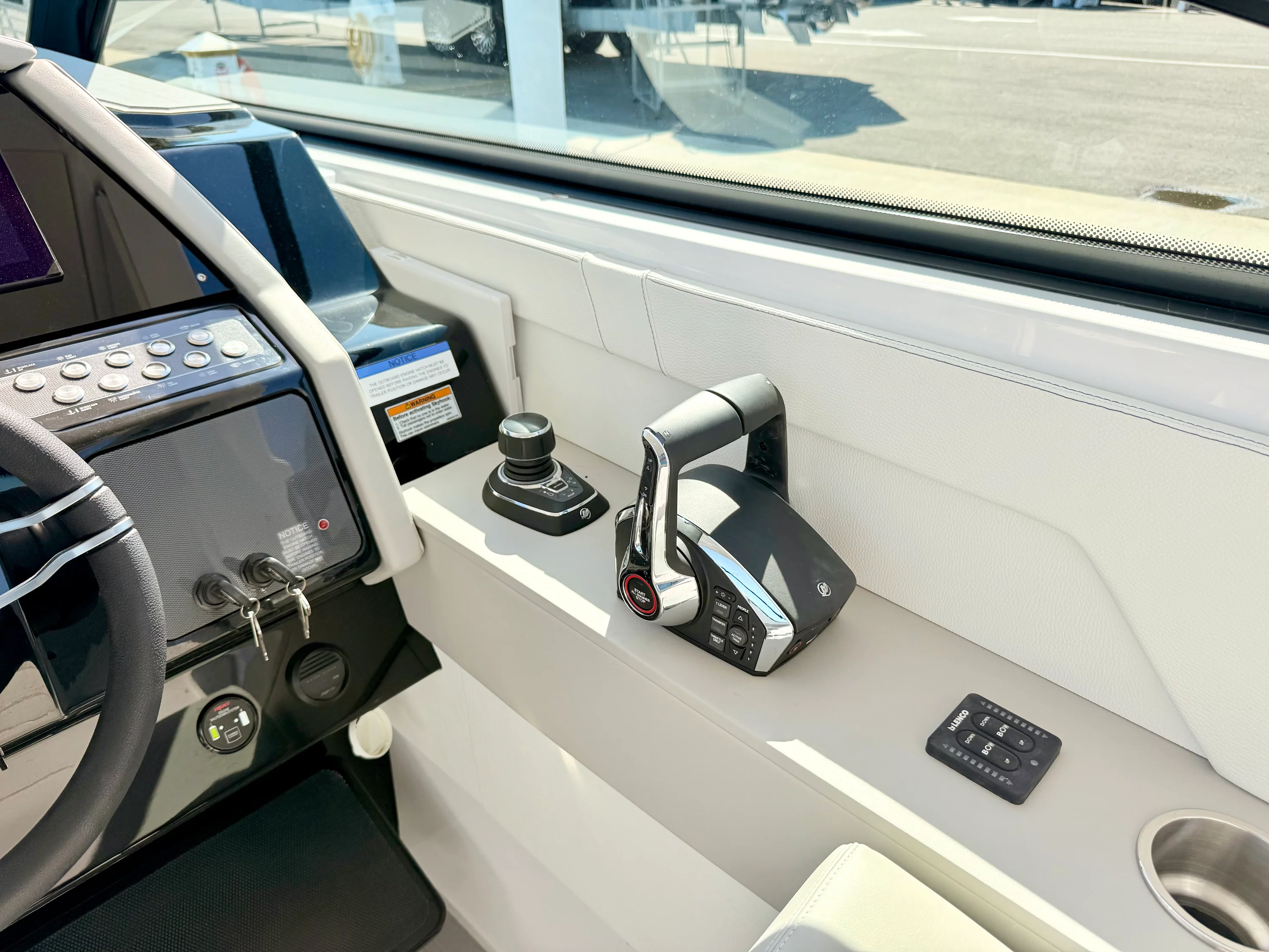 2026 Cruisers Yachts 34 GLS Outboard Image Thumbnail #56