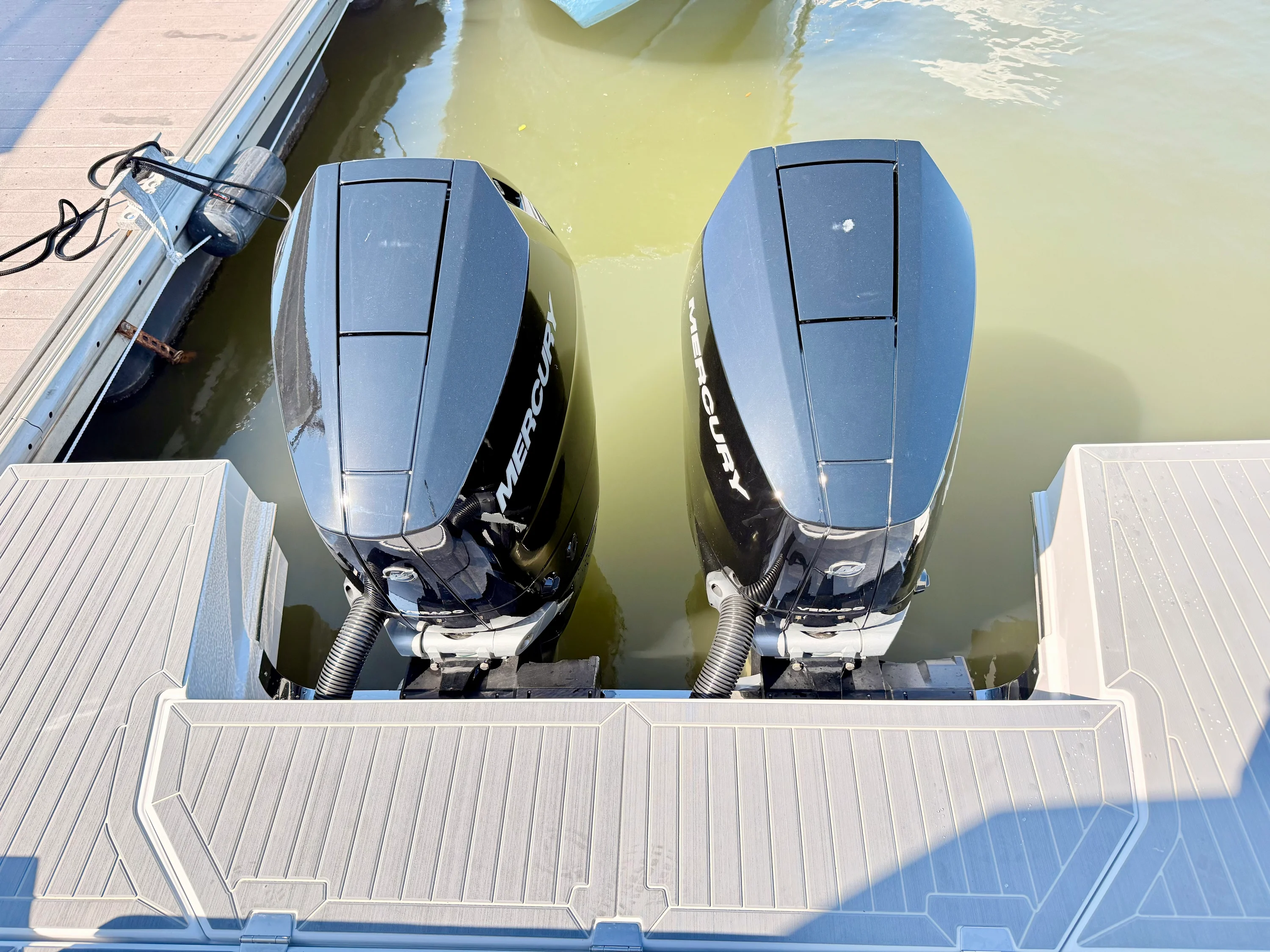 2026 Cruisers Yachts 34 GLS Outboard Image Thumbnail #38
