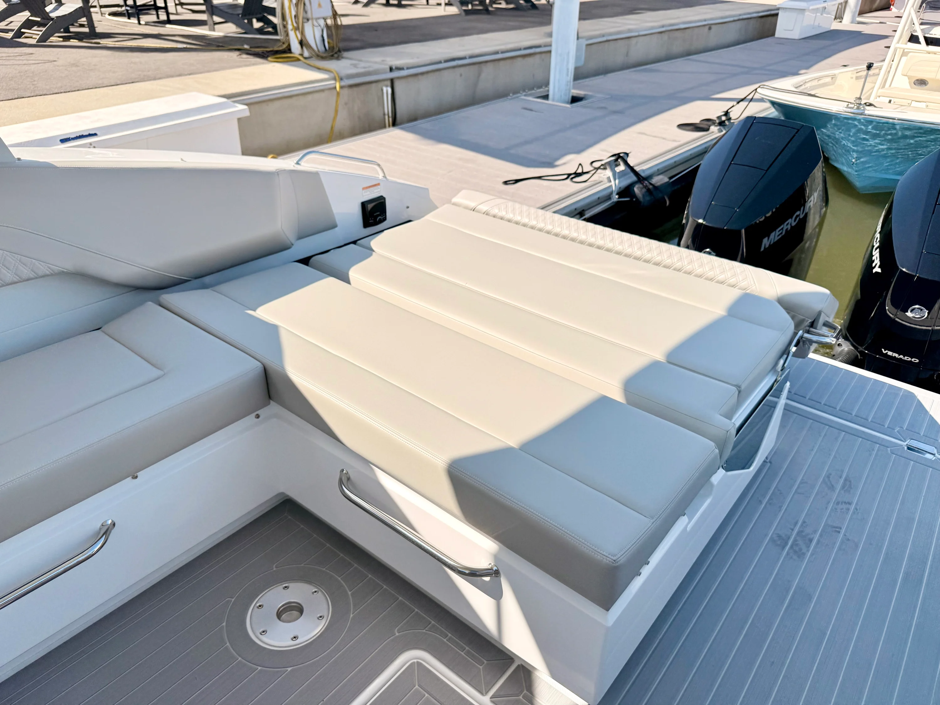 2026 Cruisers Yachts 34 GLS Outboard Image Thumbnail #43