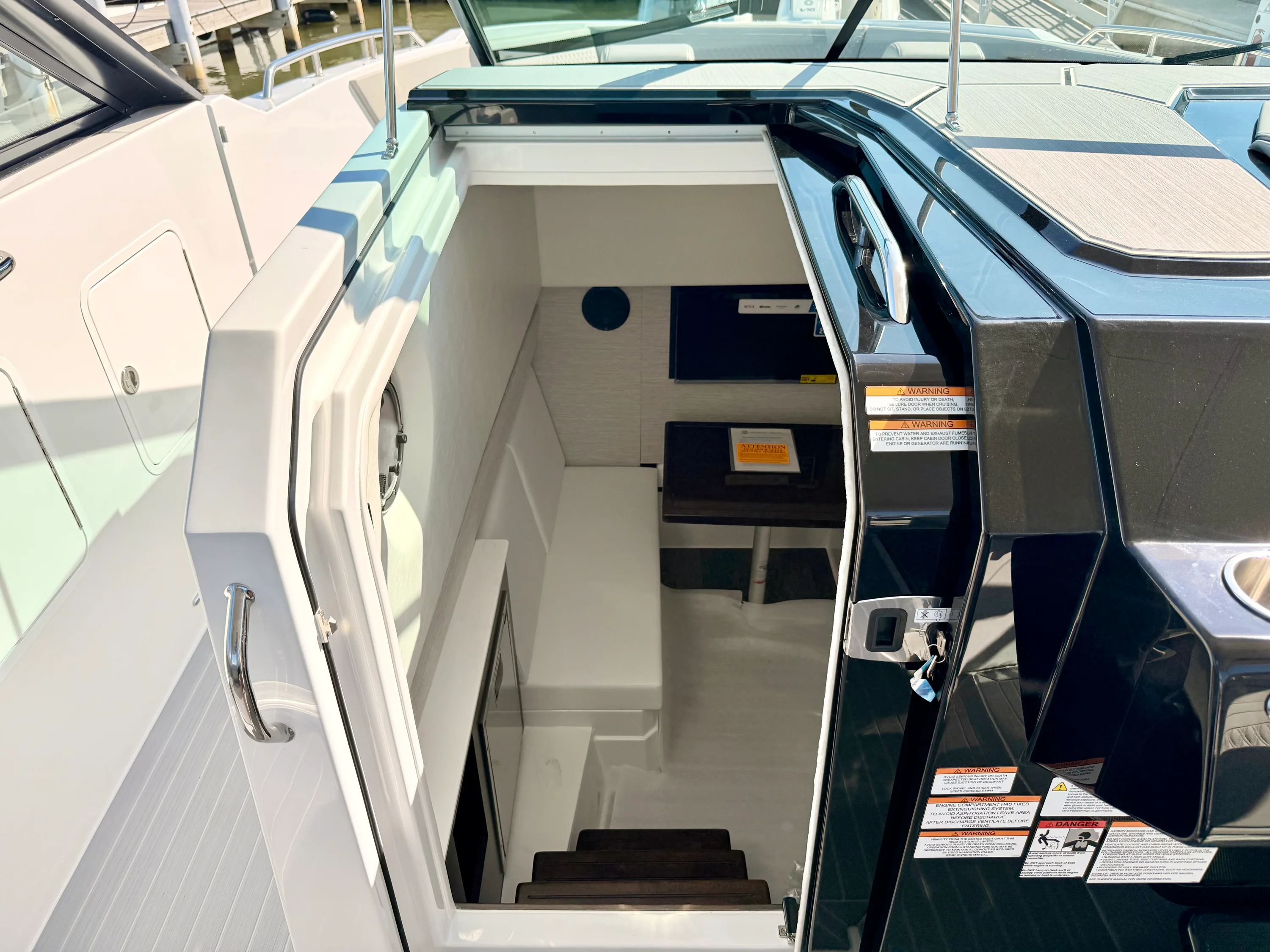 2026 Cruisers Yachts 34 GLS Outboard Image Thumbnail #58