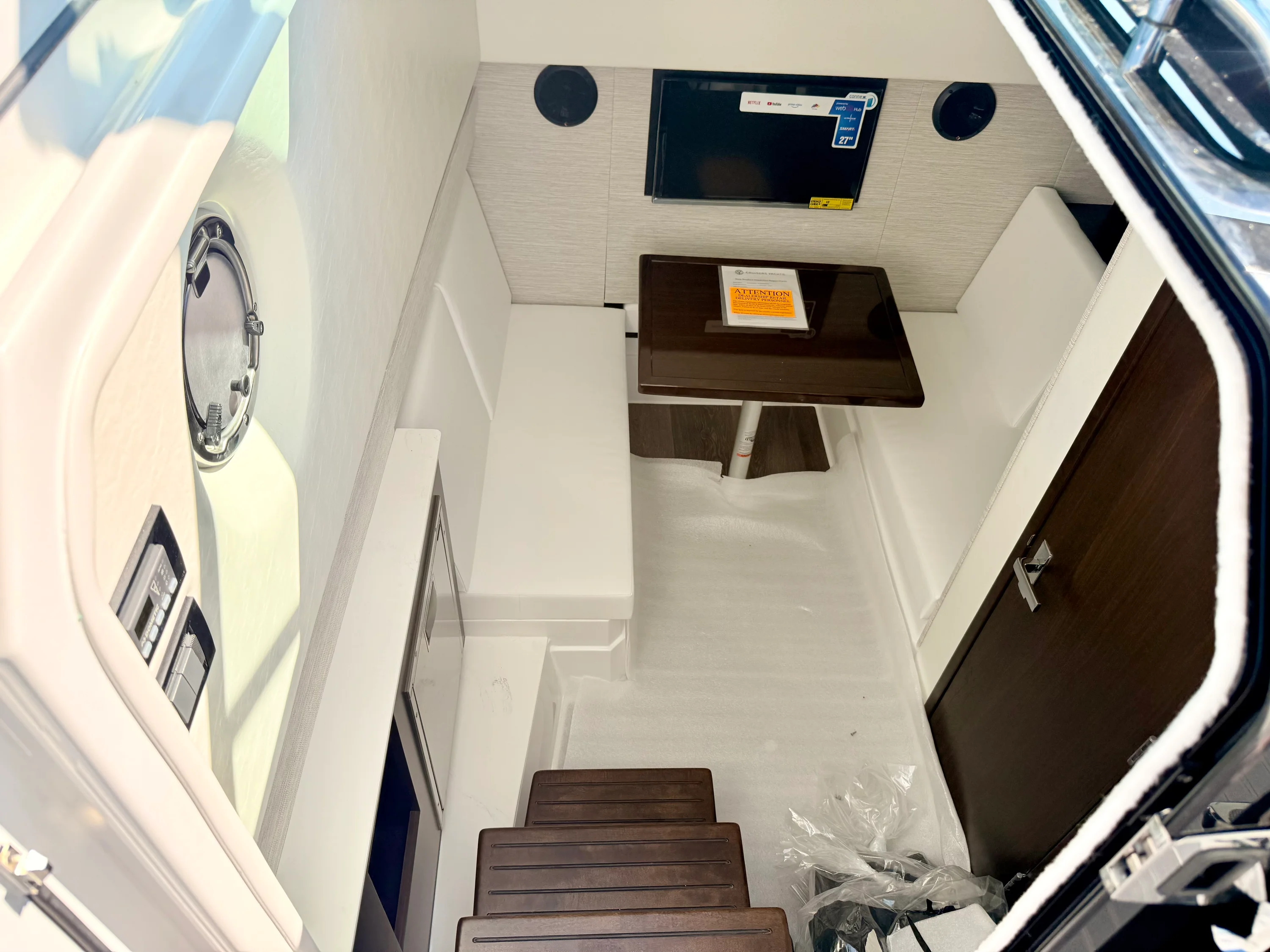 2026 Cruisers Yachts 34 GLS Outboard Image Thumbnail #59