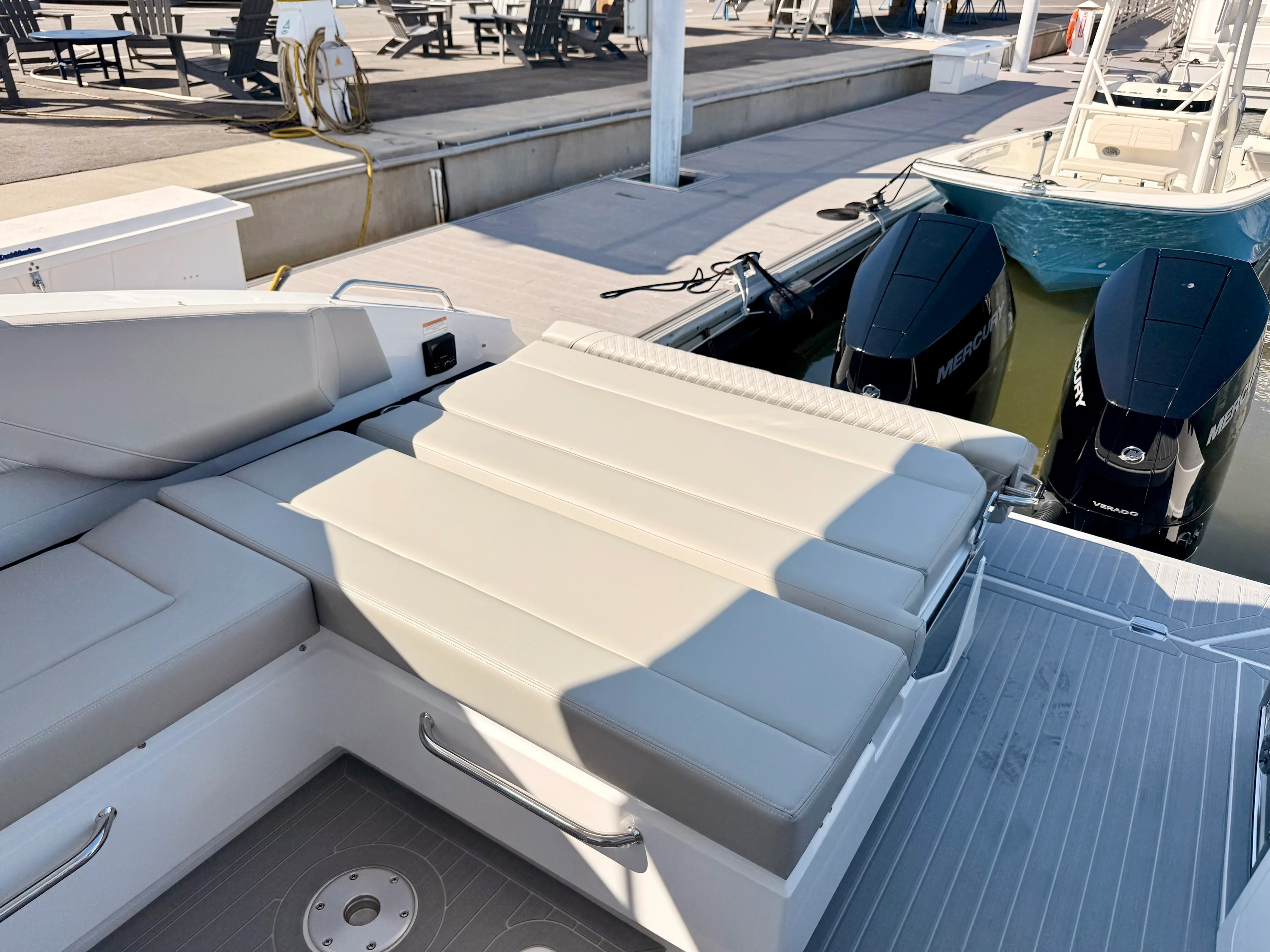 2026 Cruisers Yachts 34 GLS Outboard Image Thumbnail #42