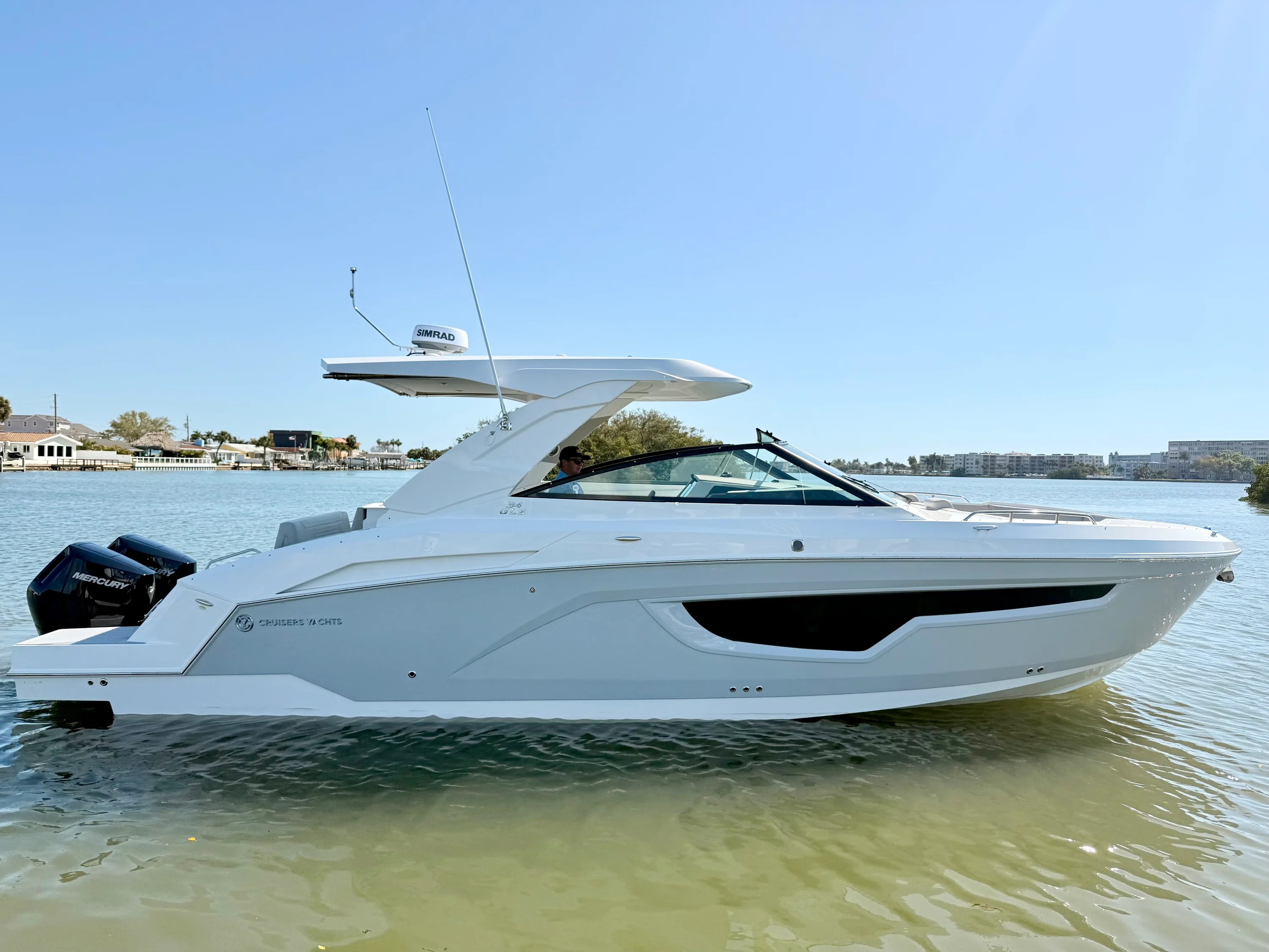 2026 Cruisers Yachts 34 GLS Outboard Image Thumbnail #0