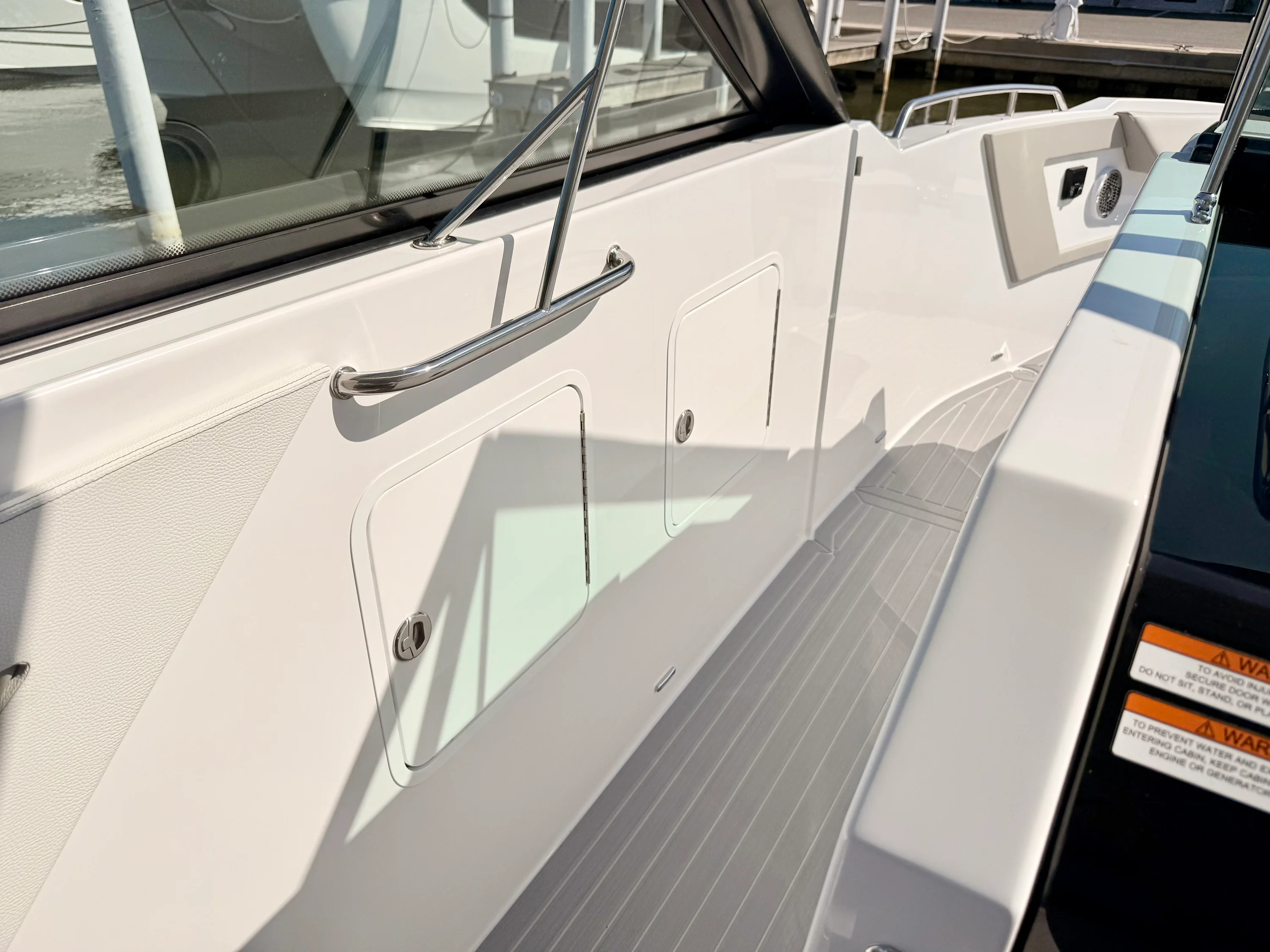 2026 Cruisers Yachts 34 GLS Outboard Image Thumbnail #67