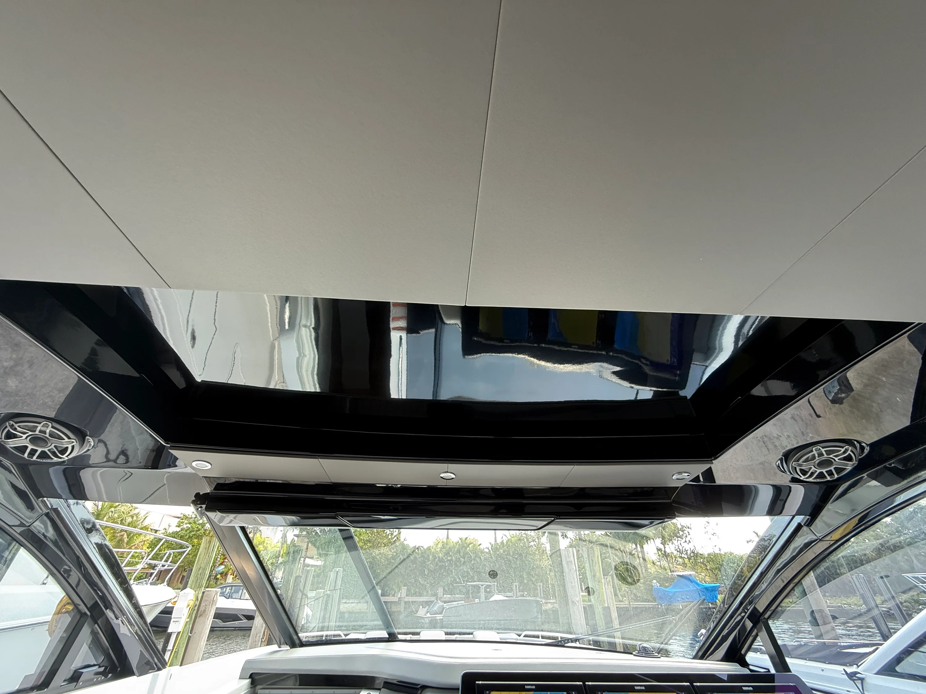 2024 Cruisers Yachts 50 GLS Outboard Image Thumbnail #61