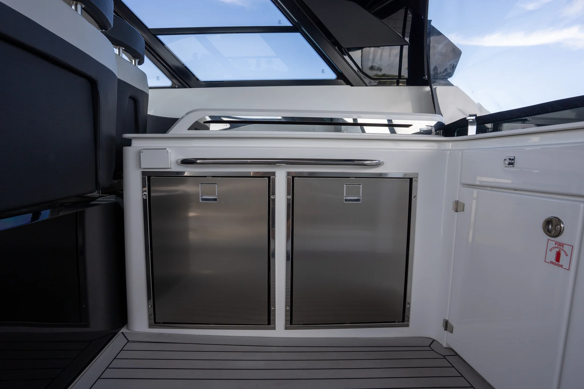 2024 Cruisers Yachts
                                                             50 GLS Image Thumbnail #18