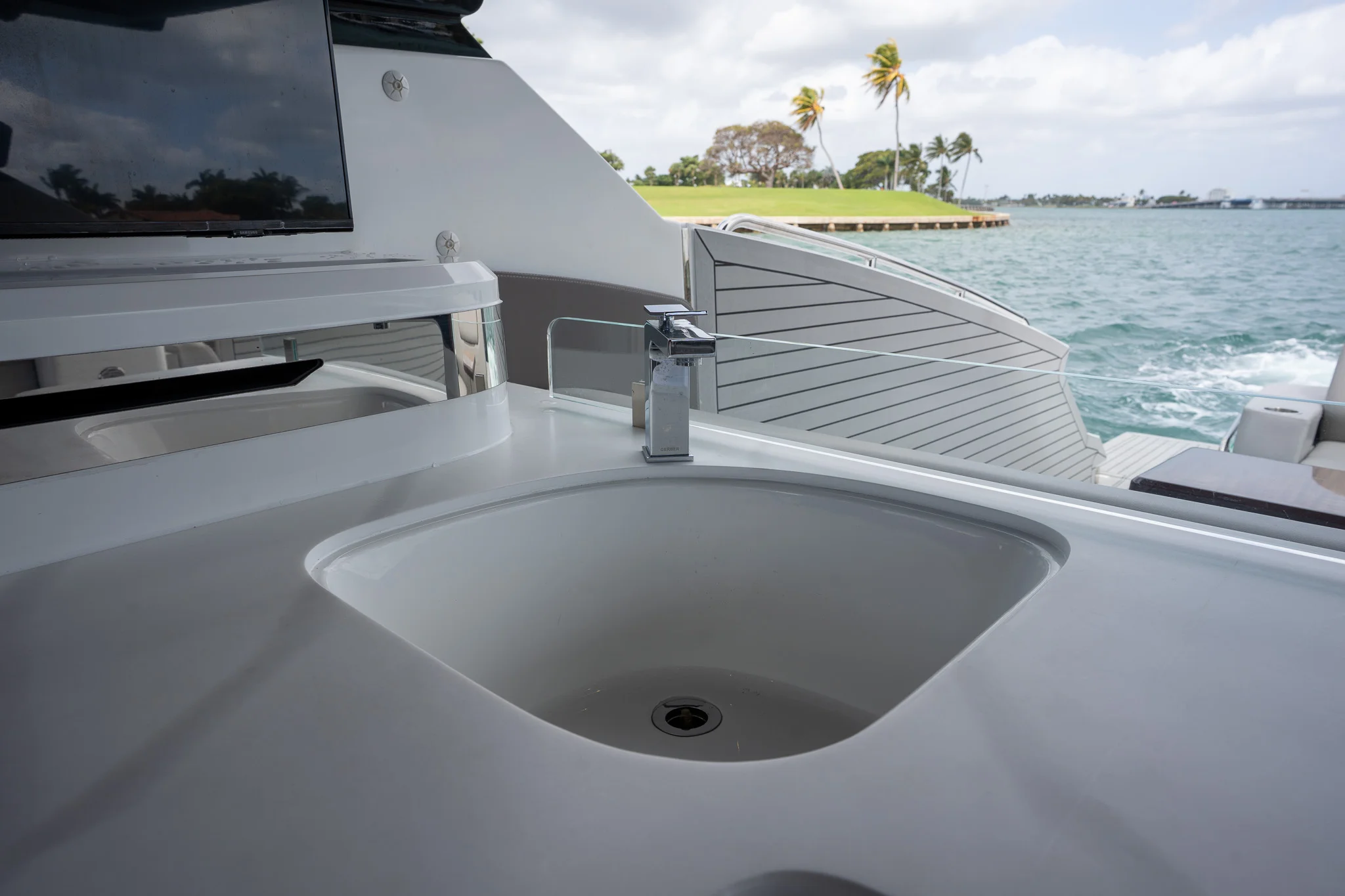 2024 Cruisers Yachts
                                                             50 GLS Image Thumbnail #30