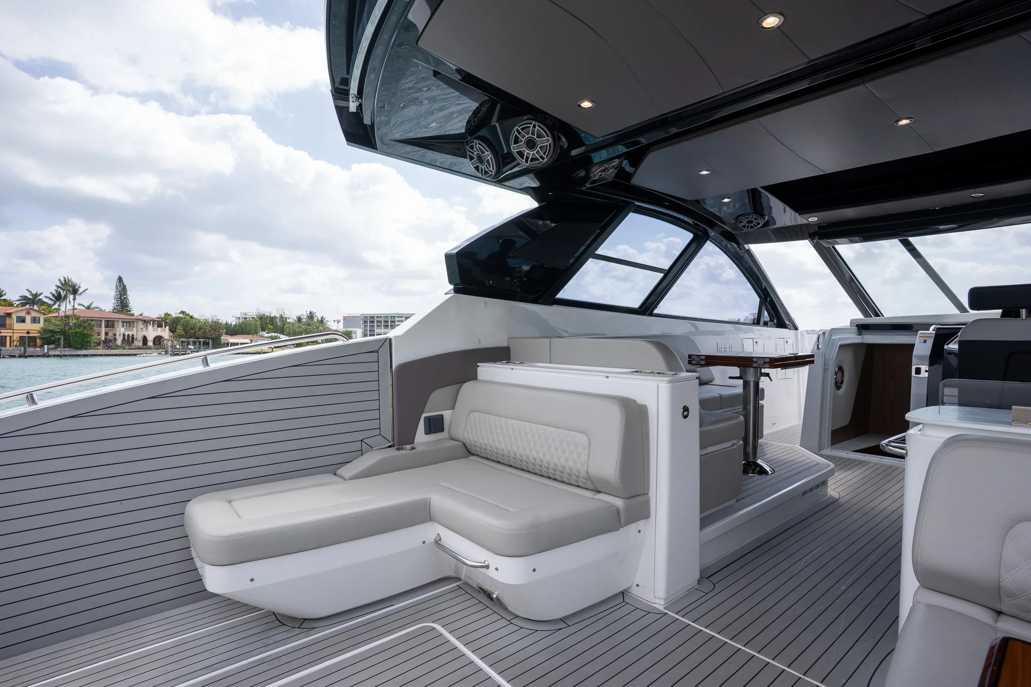 2024 Cruisers Yachts
                                                             50 GLS Image Thumbnail #28