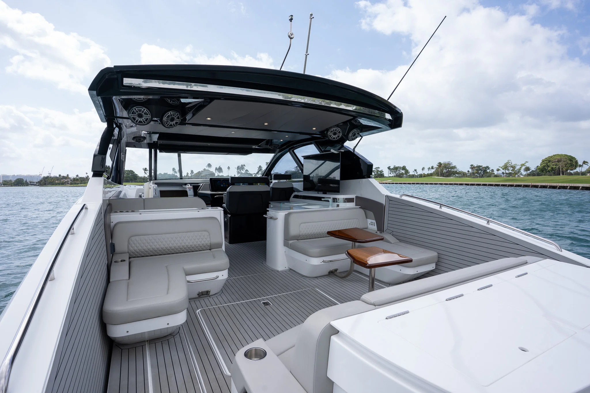 2024 Cruisers Yachts
                                                             50 GLS Image Thumbnail #27